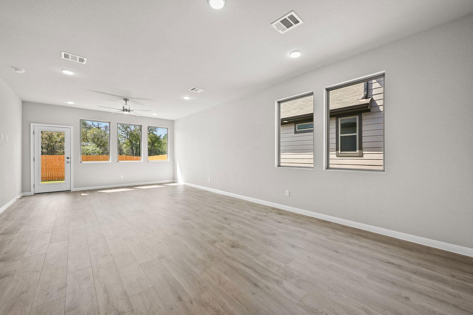 216 Hornet St, Elgin, TX 78621