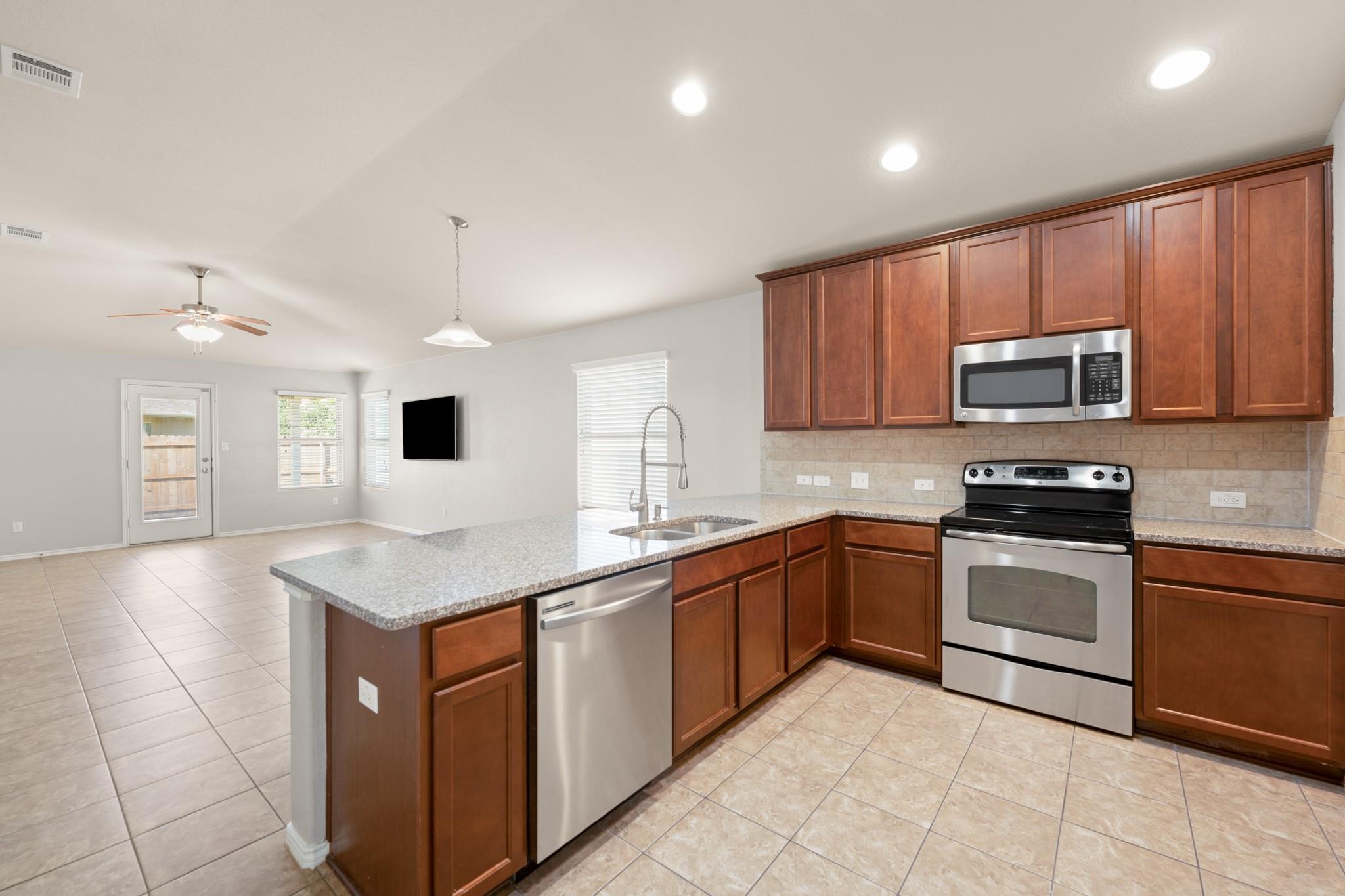 18828 Mangan Way # L49, Pflugerville, TX 78660