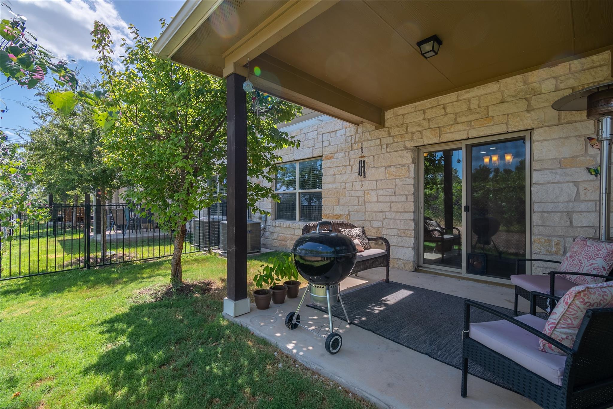 516 E Slaughter Ln # 402, Austin, TX 78744