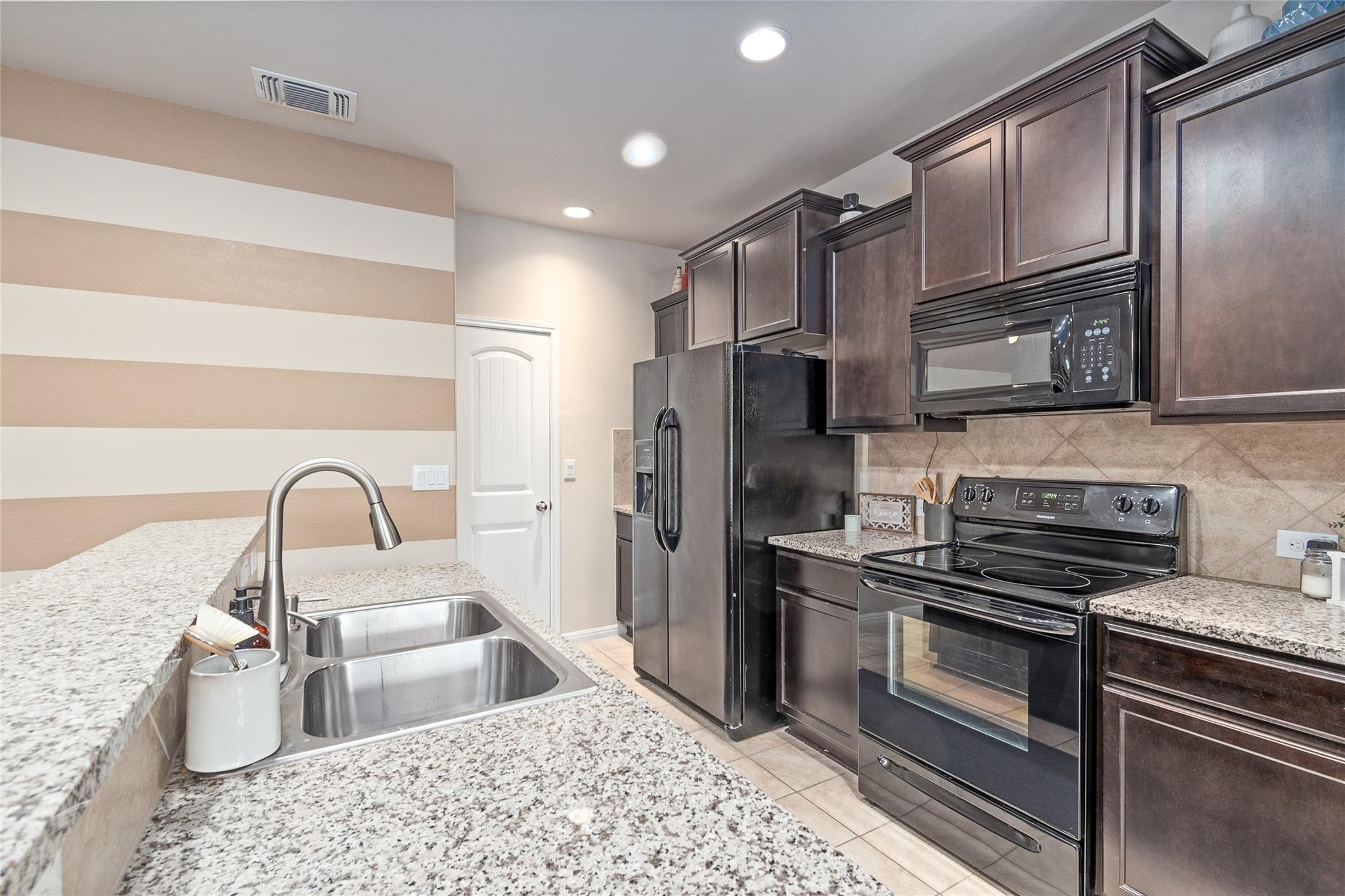 516 E Slaughter Ln # 402, Austin, TX 78744