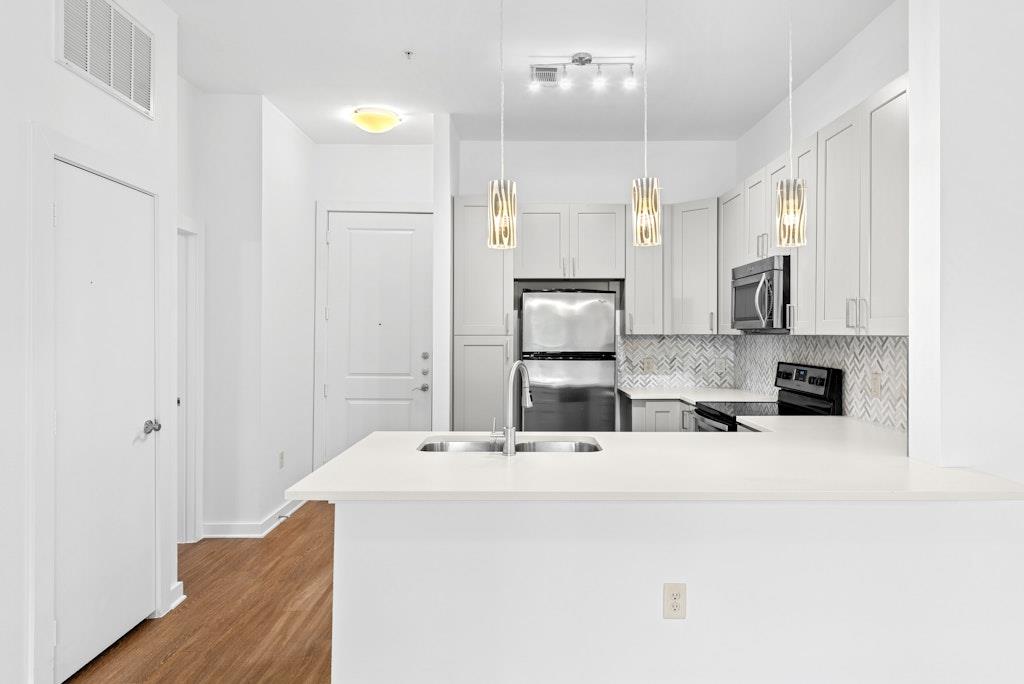 1900 Barton Springs Rd # 2021, Austin, TX 78704