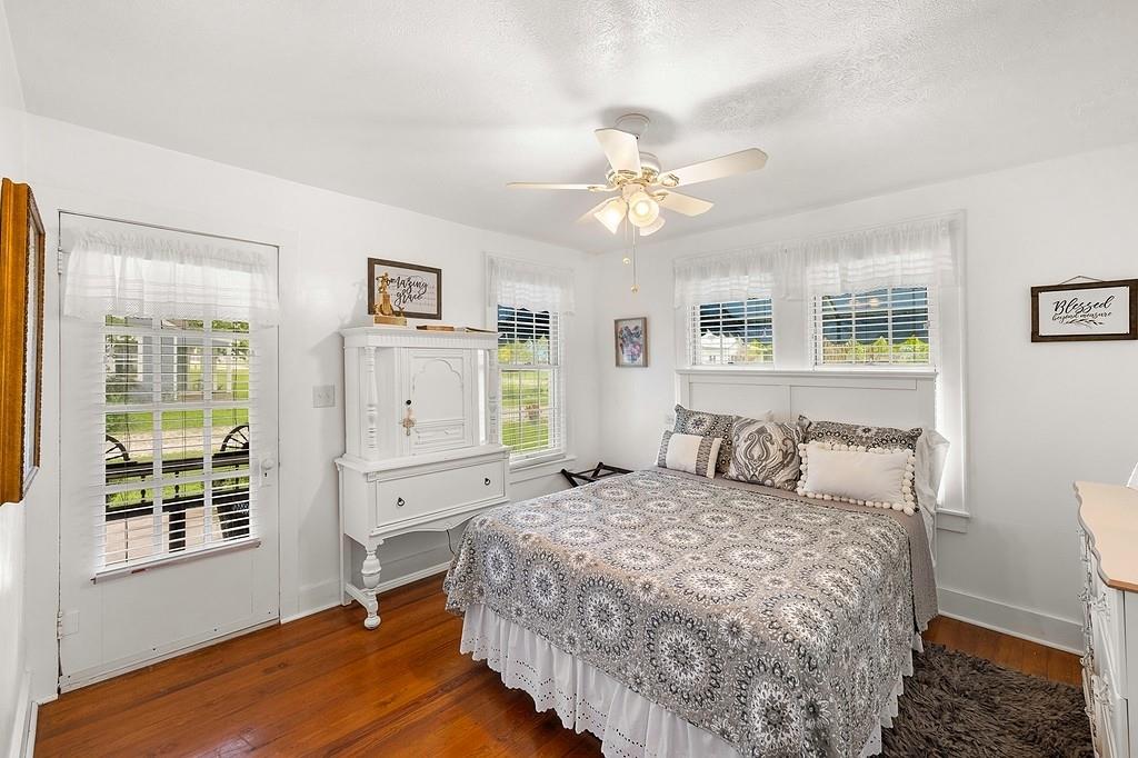 326 Centennial St, Carmine, TX 78932