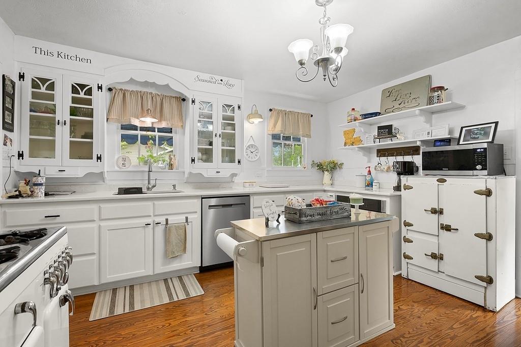 326 Centennial St, Carmine, TX 78932