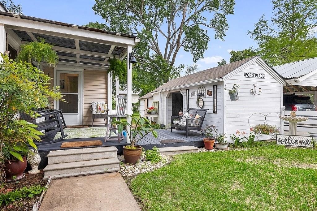 326 Centennial St, Carmine, TX 78932