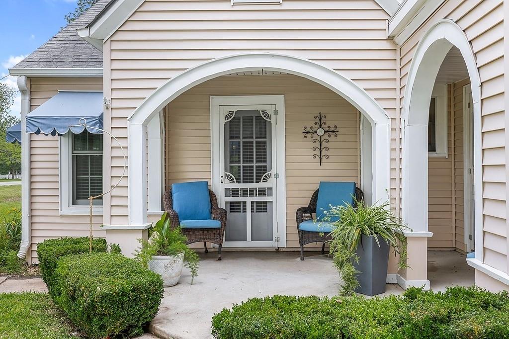 326 Centennial St, Carmine, TX 78932