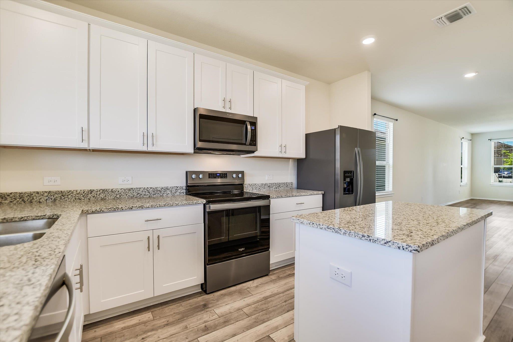 216 The Duke Dr, Jarrell, TX 76537
