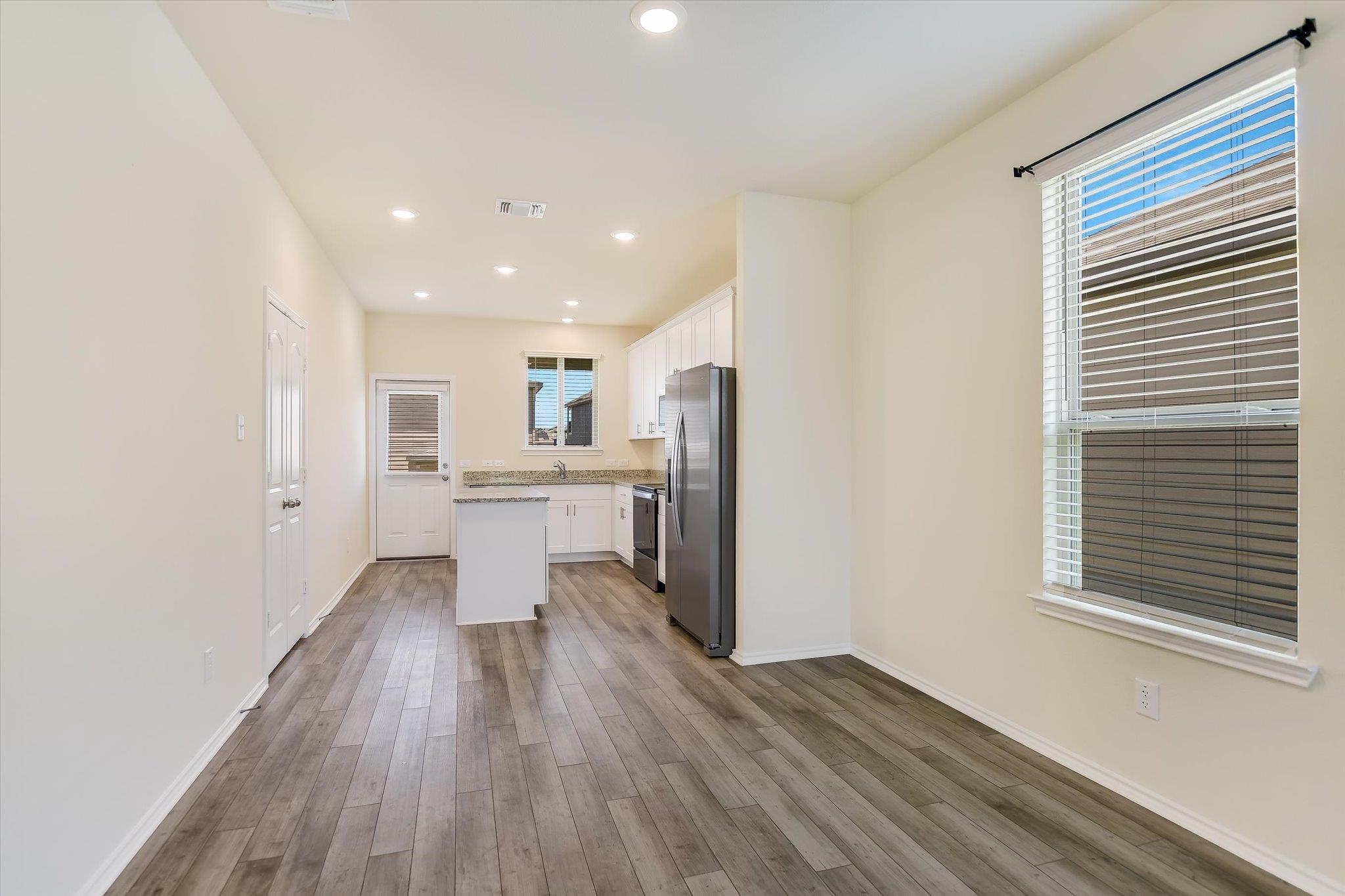 216 The Duke Dr, Jarrell, TX 76537