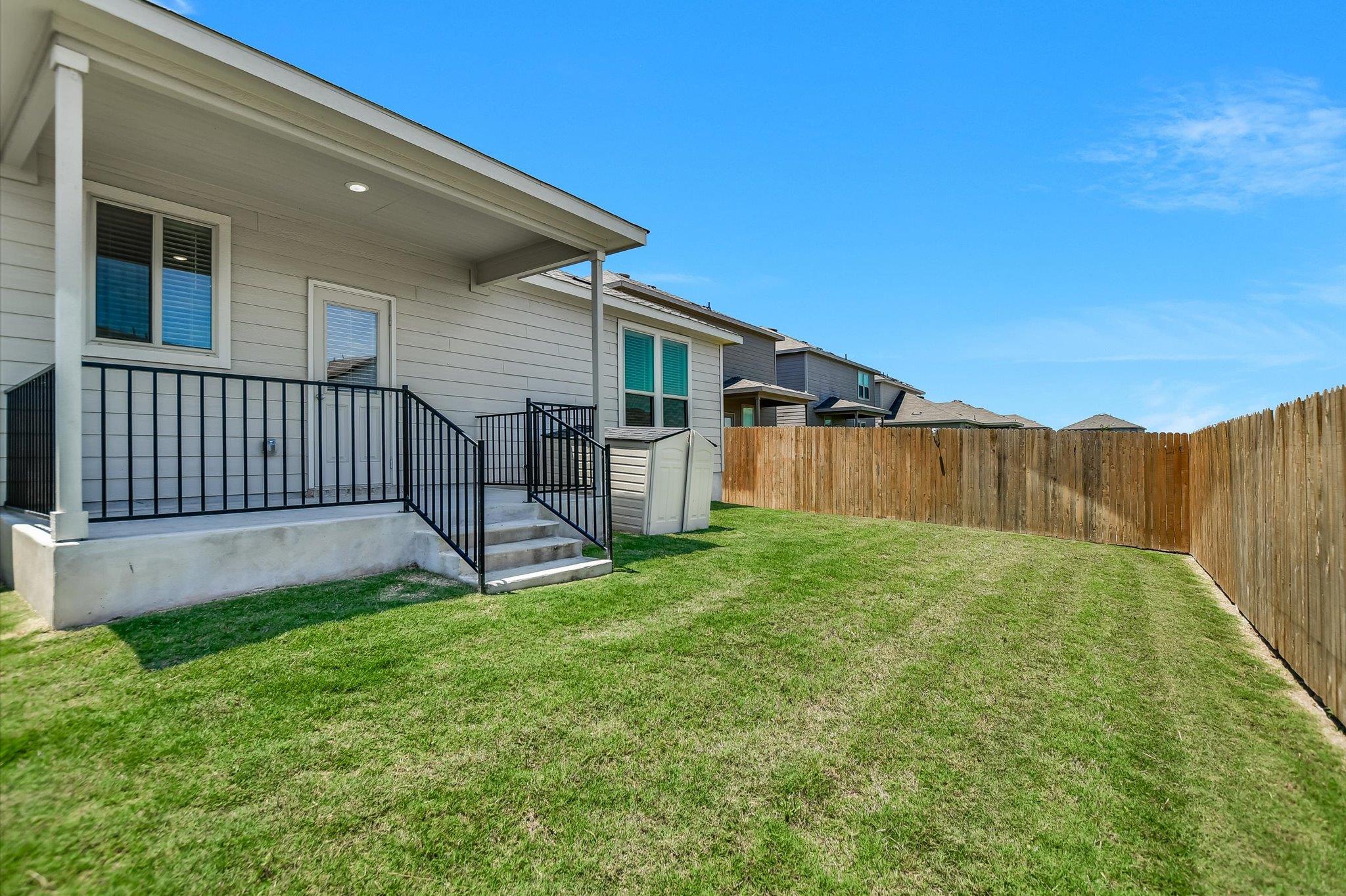 216 The Duke Dr, Jarrell, TX 76537