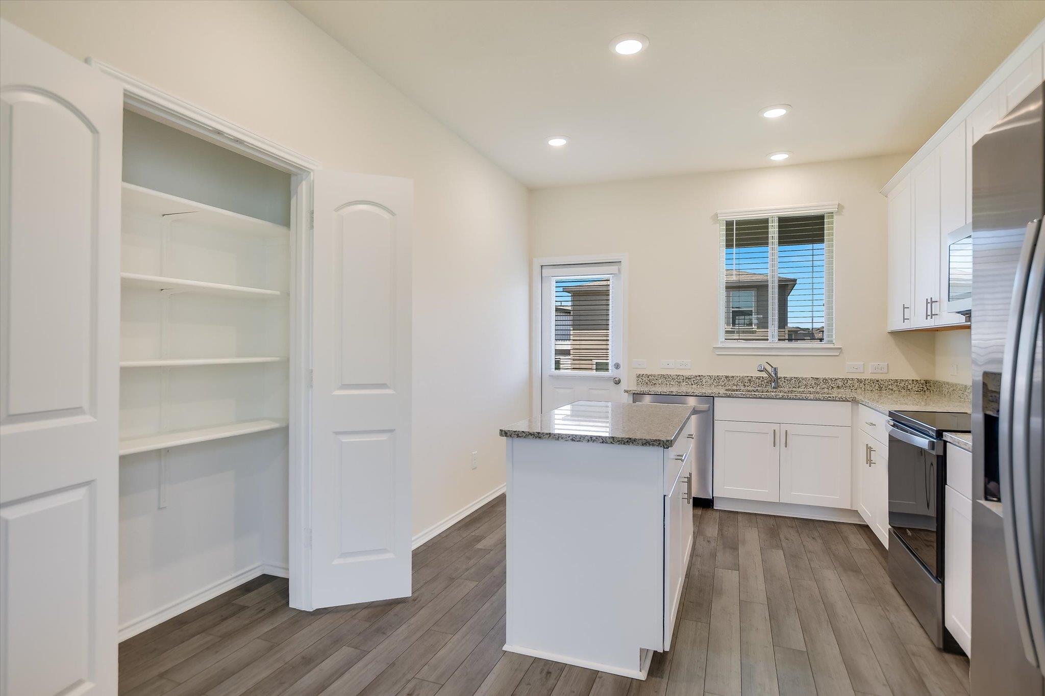 216 The Duke Dr, Jarrell, TX 76537
