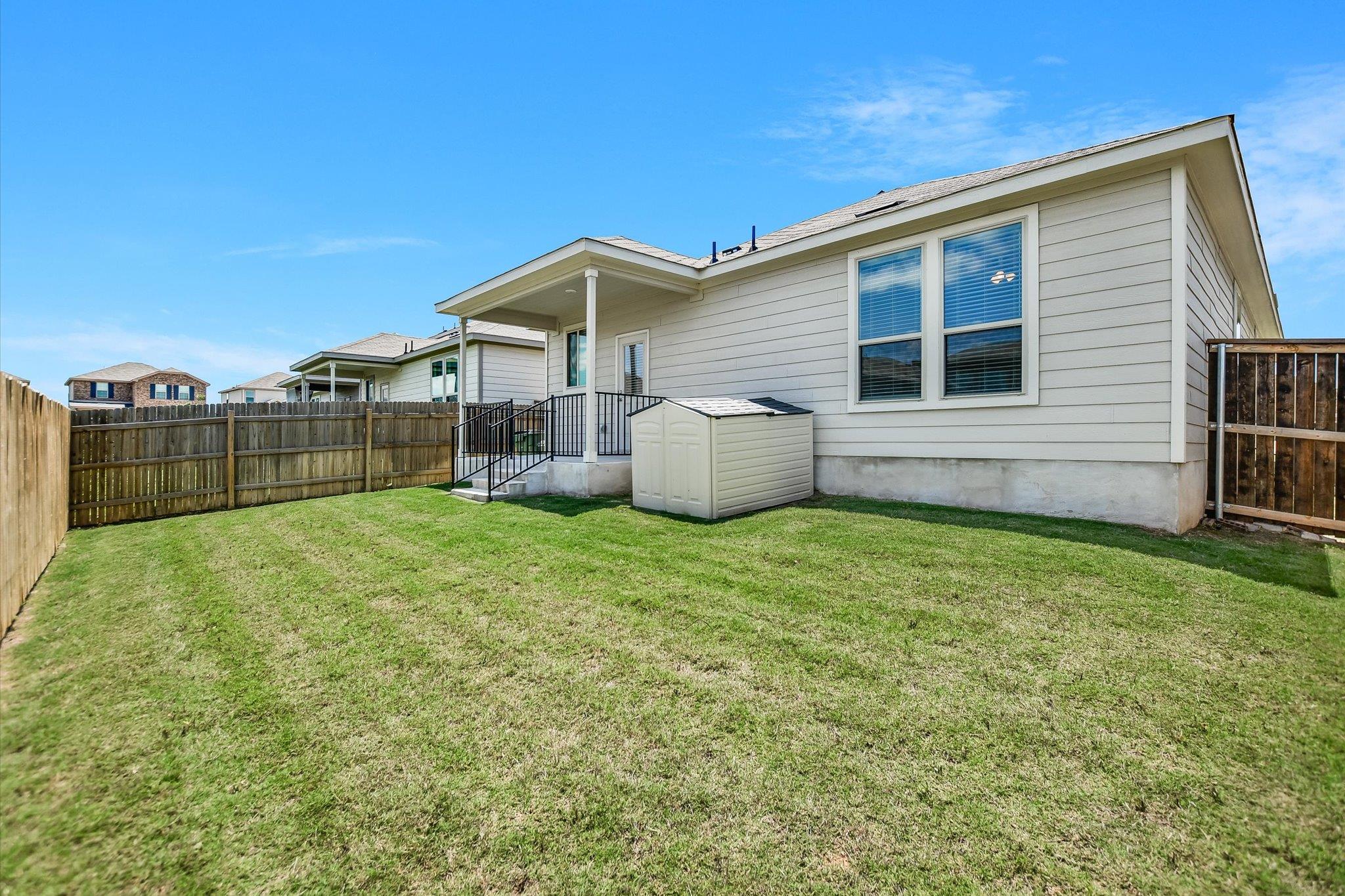 216 The Duke Dr, Jarrell, TX 76537