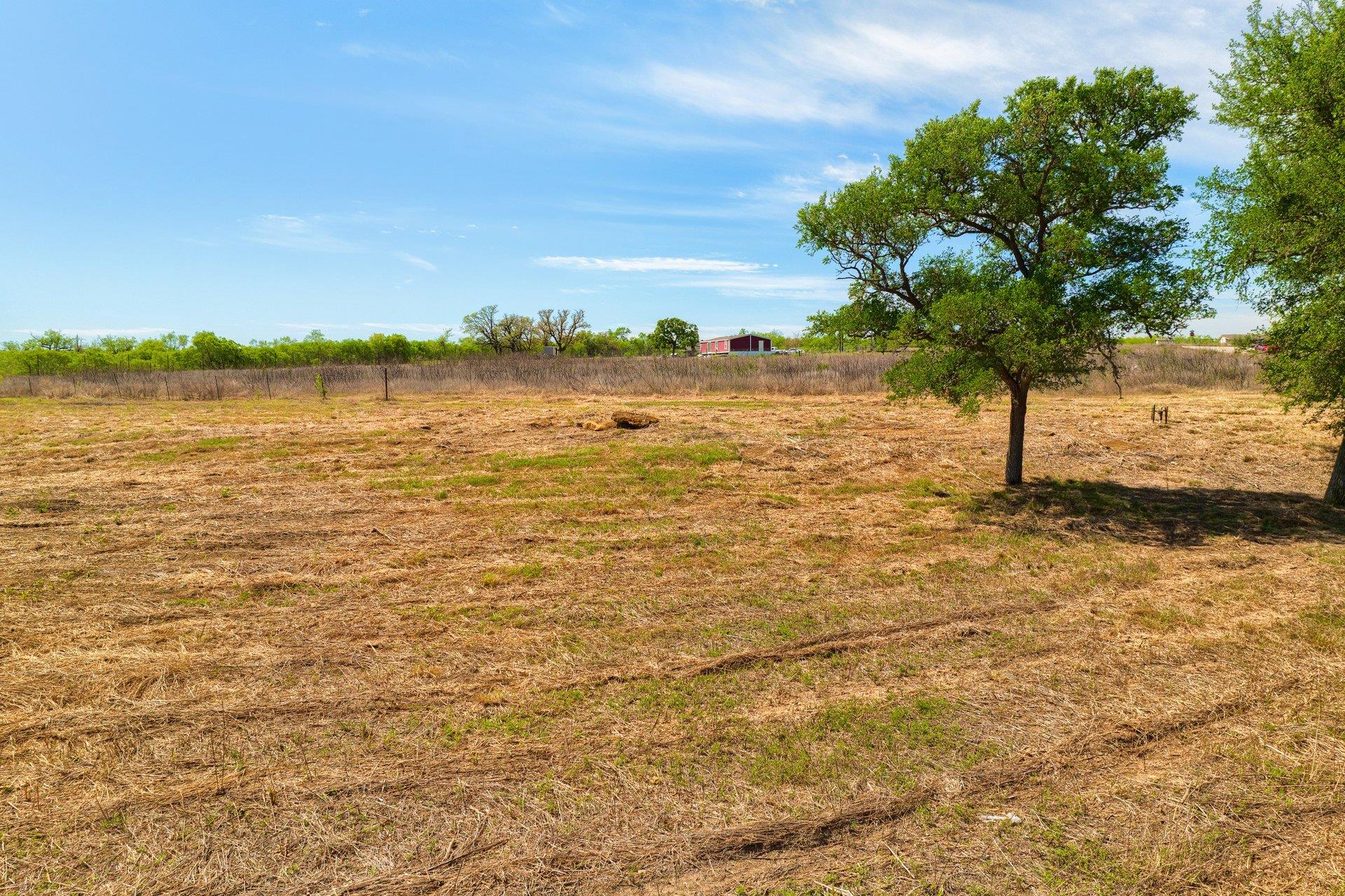 415 Beckham Dr, Dale, TX 78616