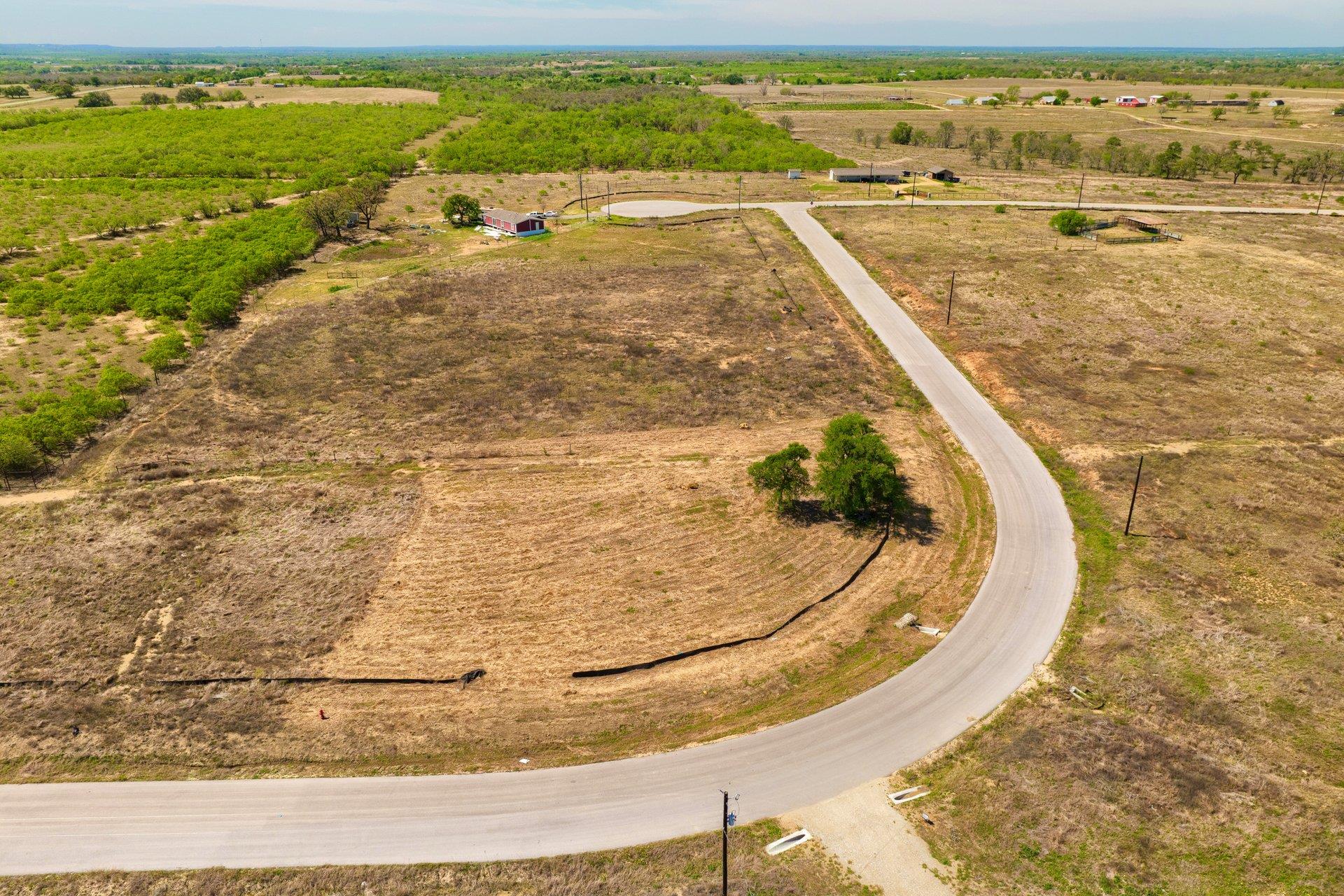 415 Beckham Dr, Dale, TX 78616