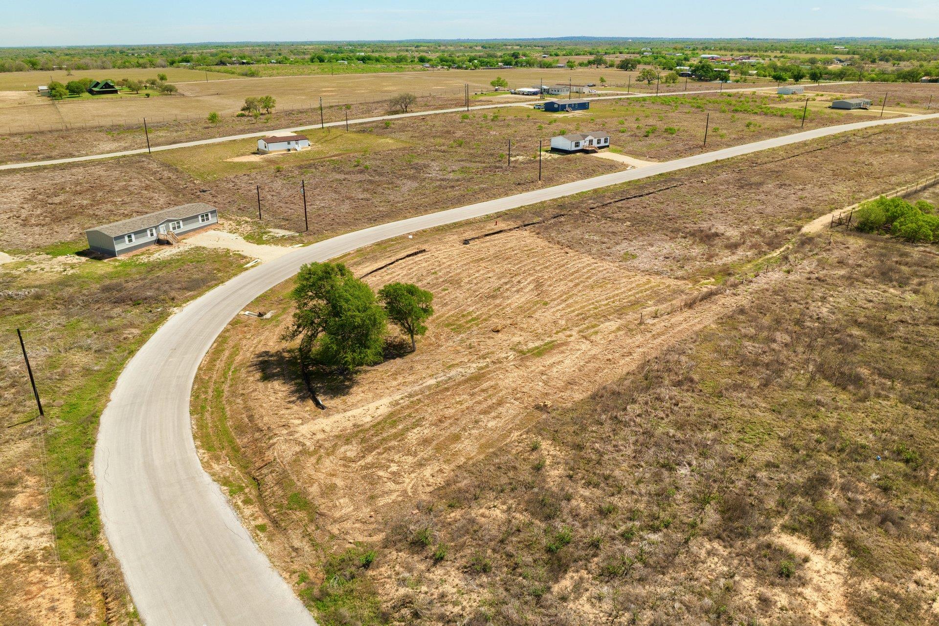 415 Beckham Dr, Dale, TX 78616
