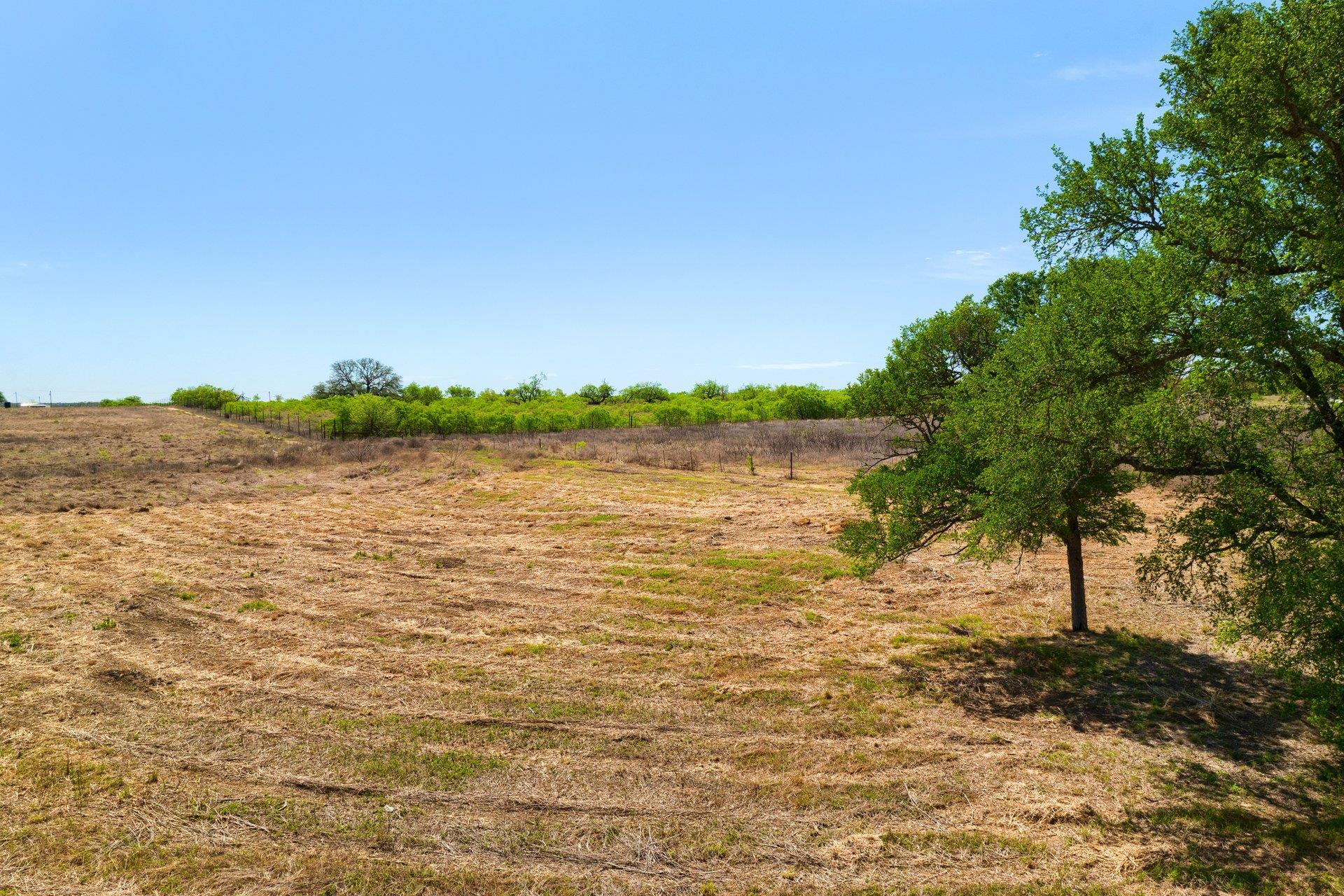 415 Beckham Dr, Dale, TX 78616