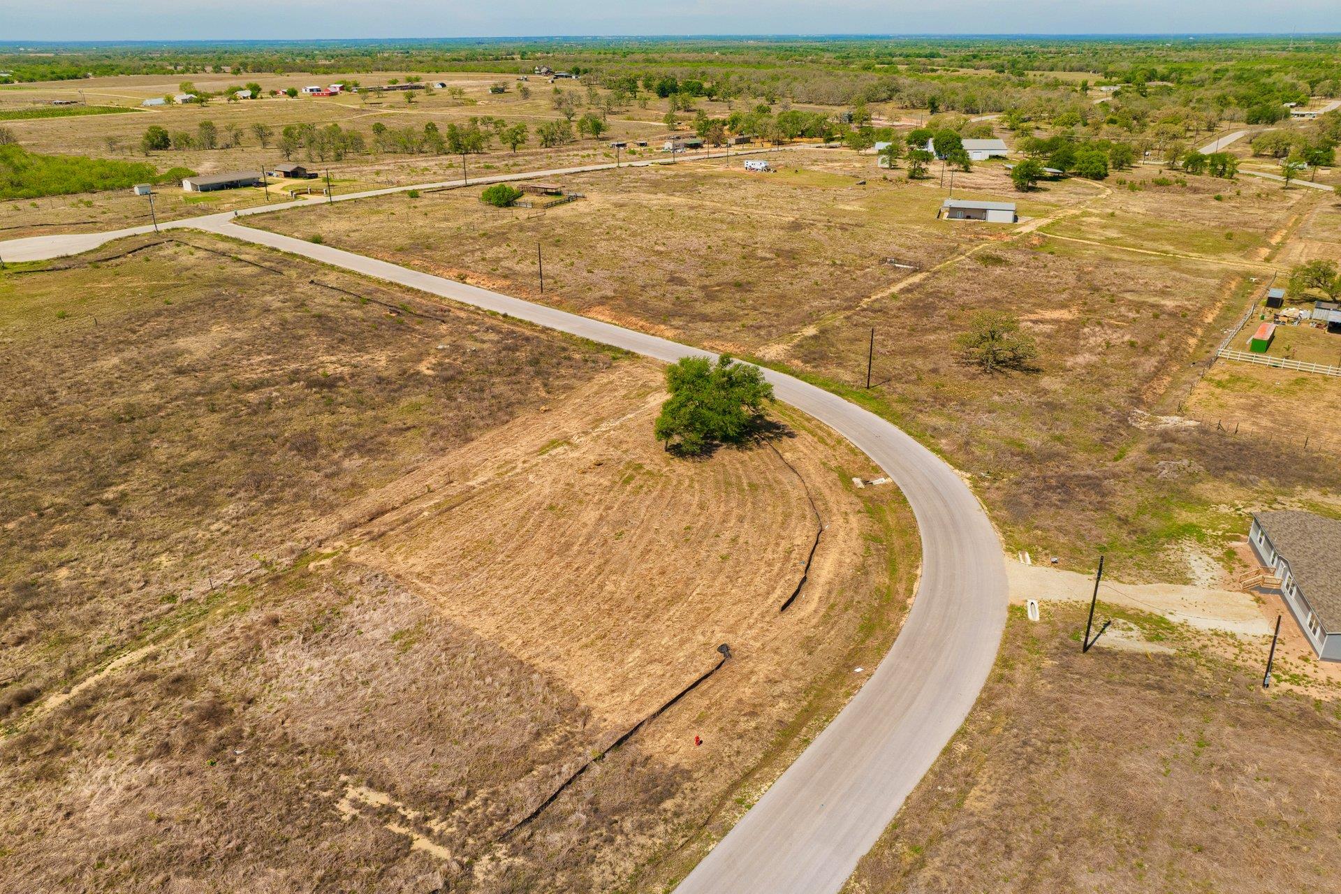 415 Beckham Dr, Dale, TX 78616