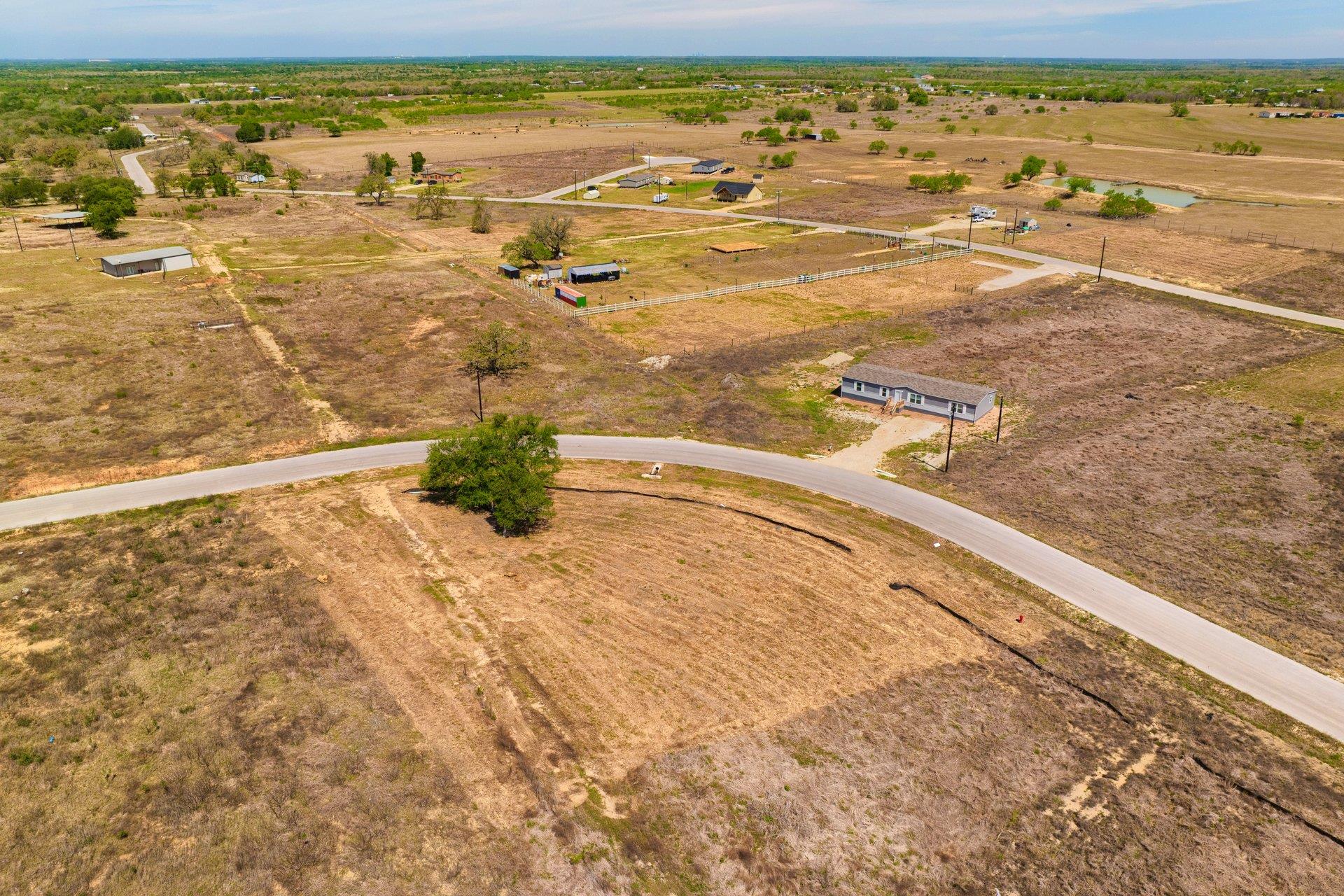 415 Beckham Dr, Dale, TX 78616