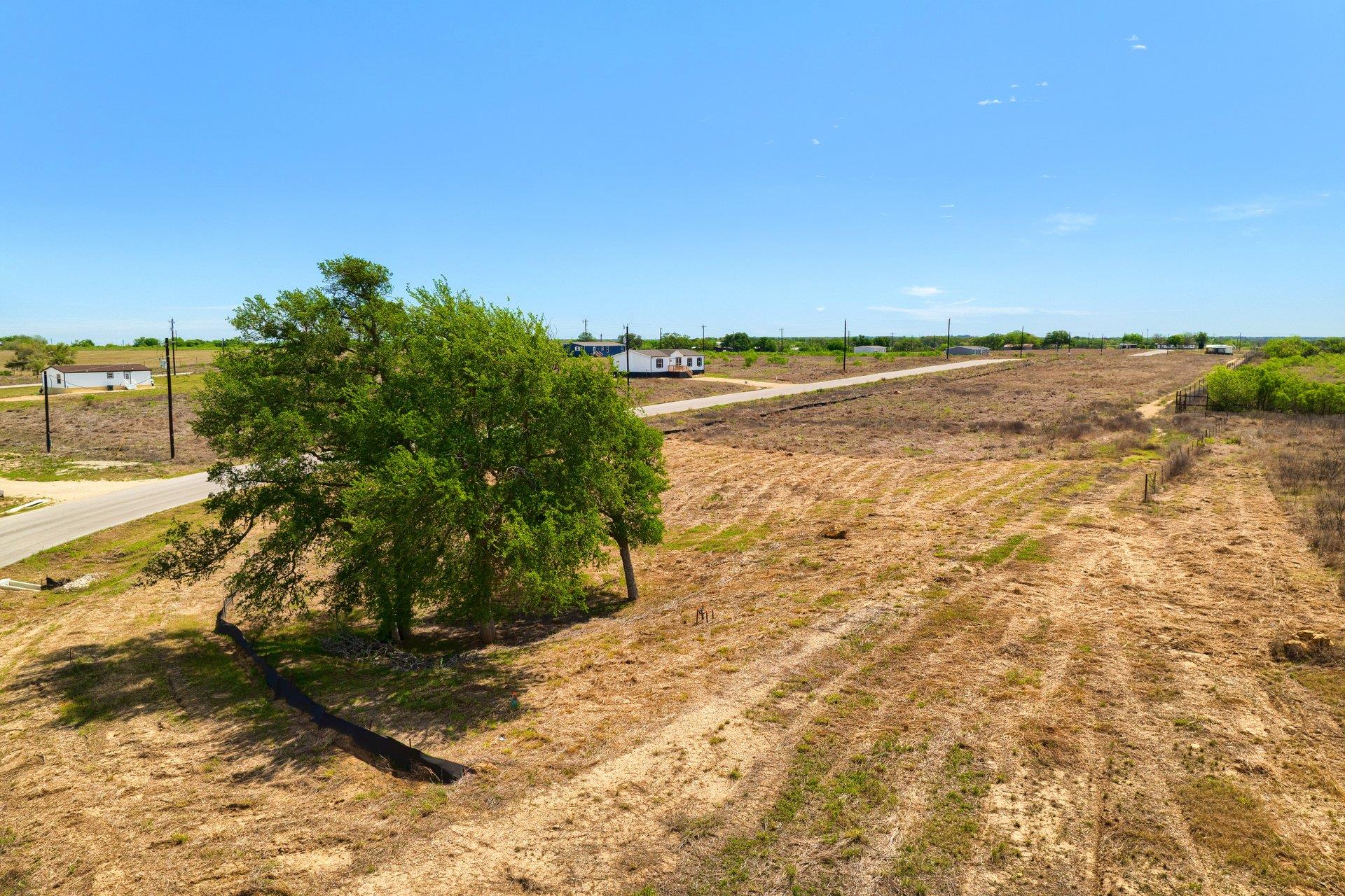 415 Beckham Dr, Dale, TX 78616