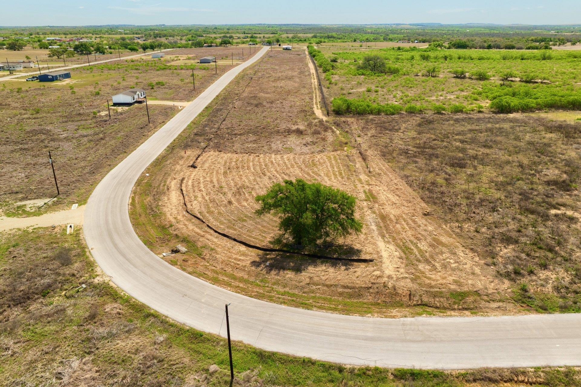 415 Beckham Dr, Dale, TX 78616