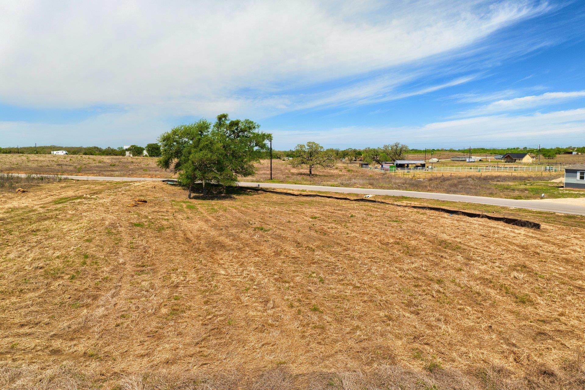 415 Beckham Dr, Dale, TX 78616