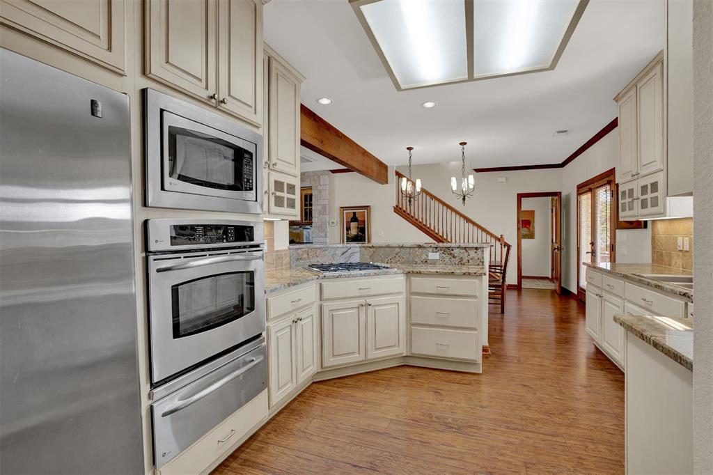 5300 Lookout Ridge Dr, Marble Falls, TX 78654