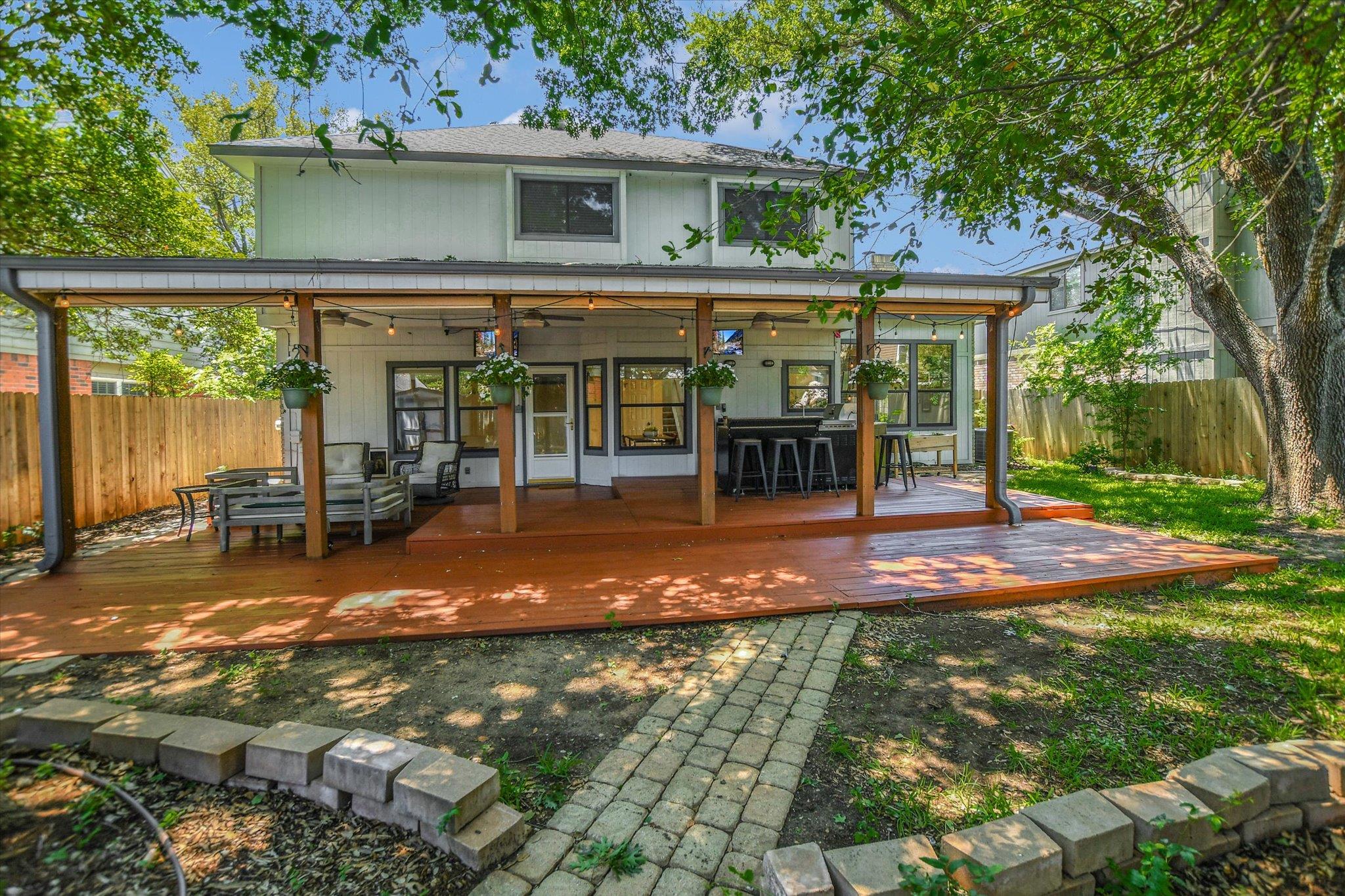 1104 Crestview St, Round Rock, TX 78681