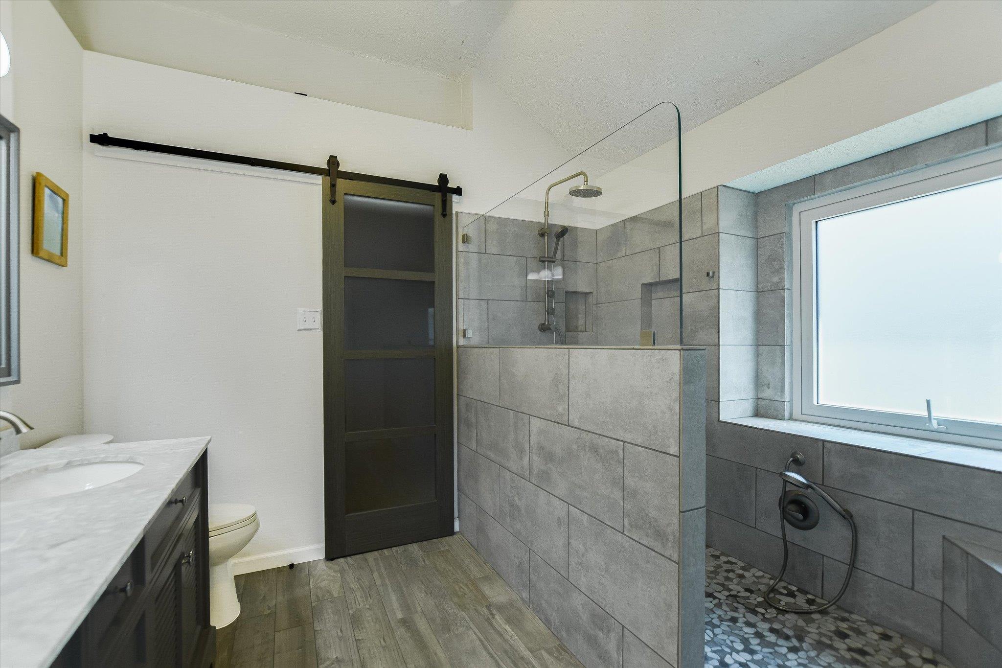 1104 Crestview St, Round Rock, TX 78681