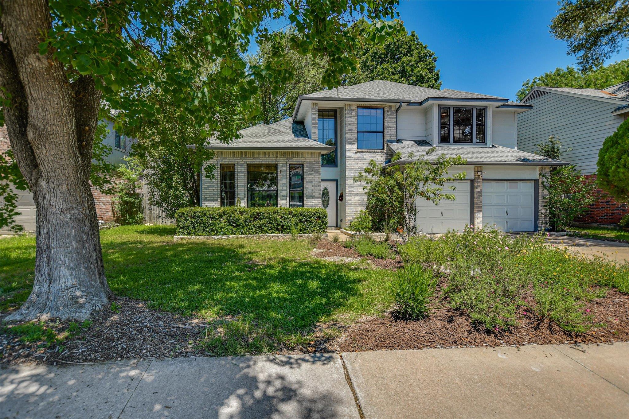 1104 Crestview St, Round Rock, TX 78681
