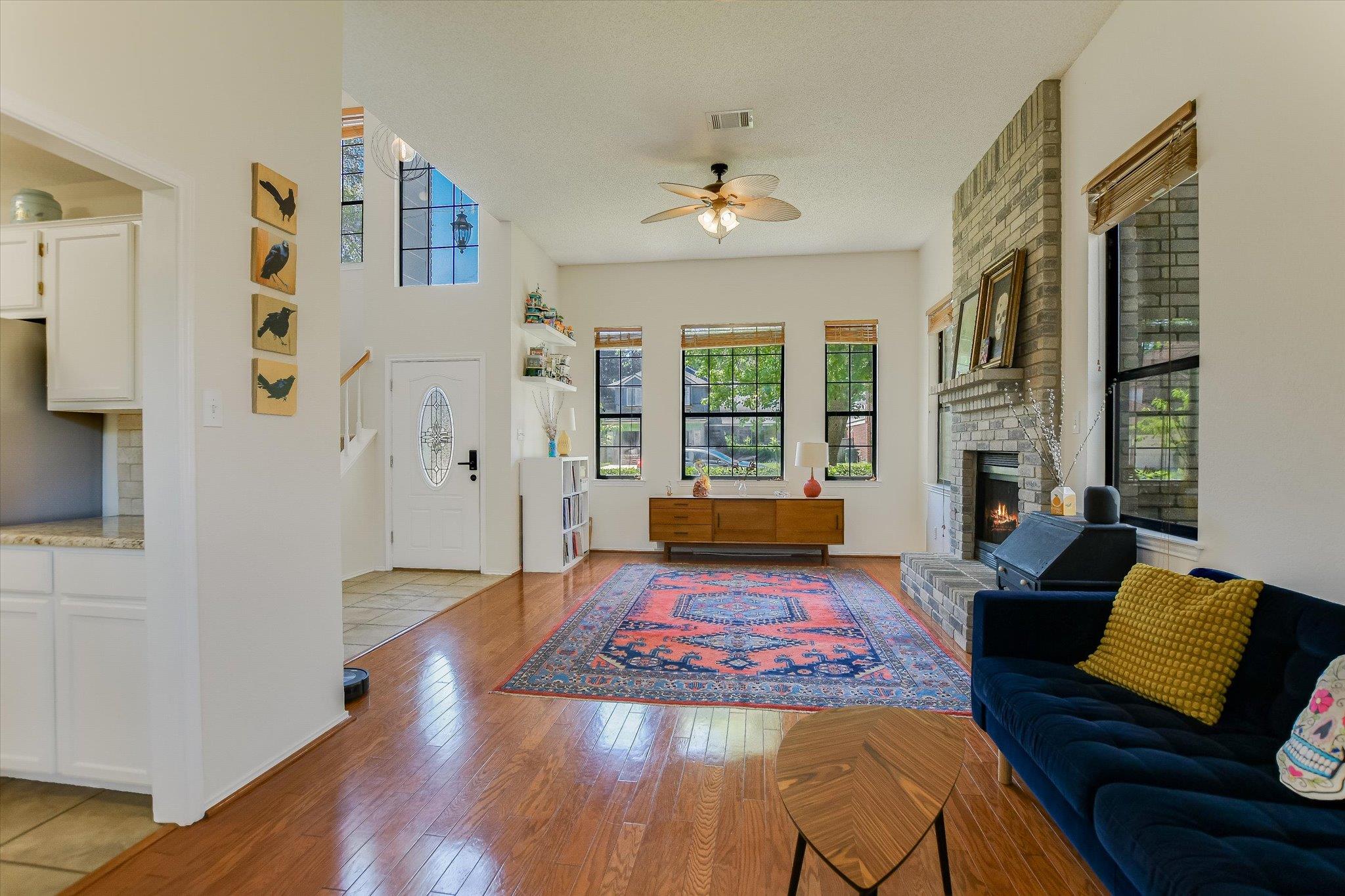 1104 Crestview St, Round Rock, TX 78681