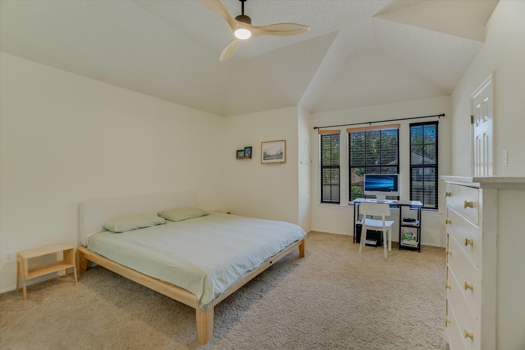 1104 Crestview St, Round Rock, TX 78681