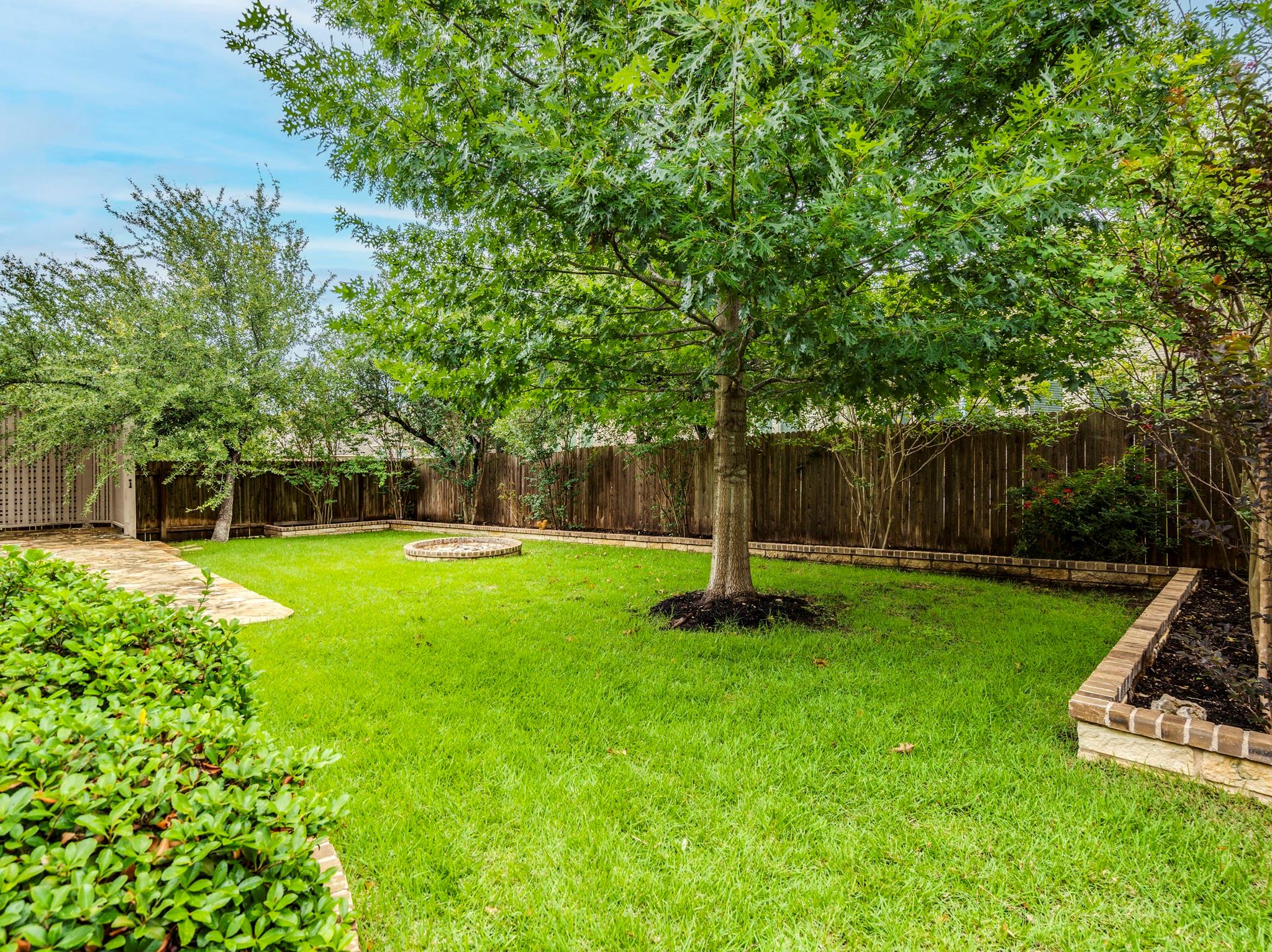 836 Richardson Ln, Leander, TX 78641