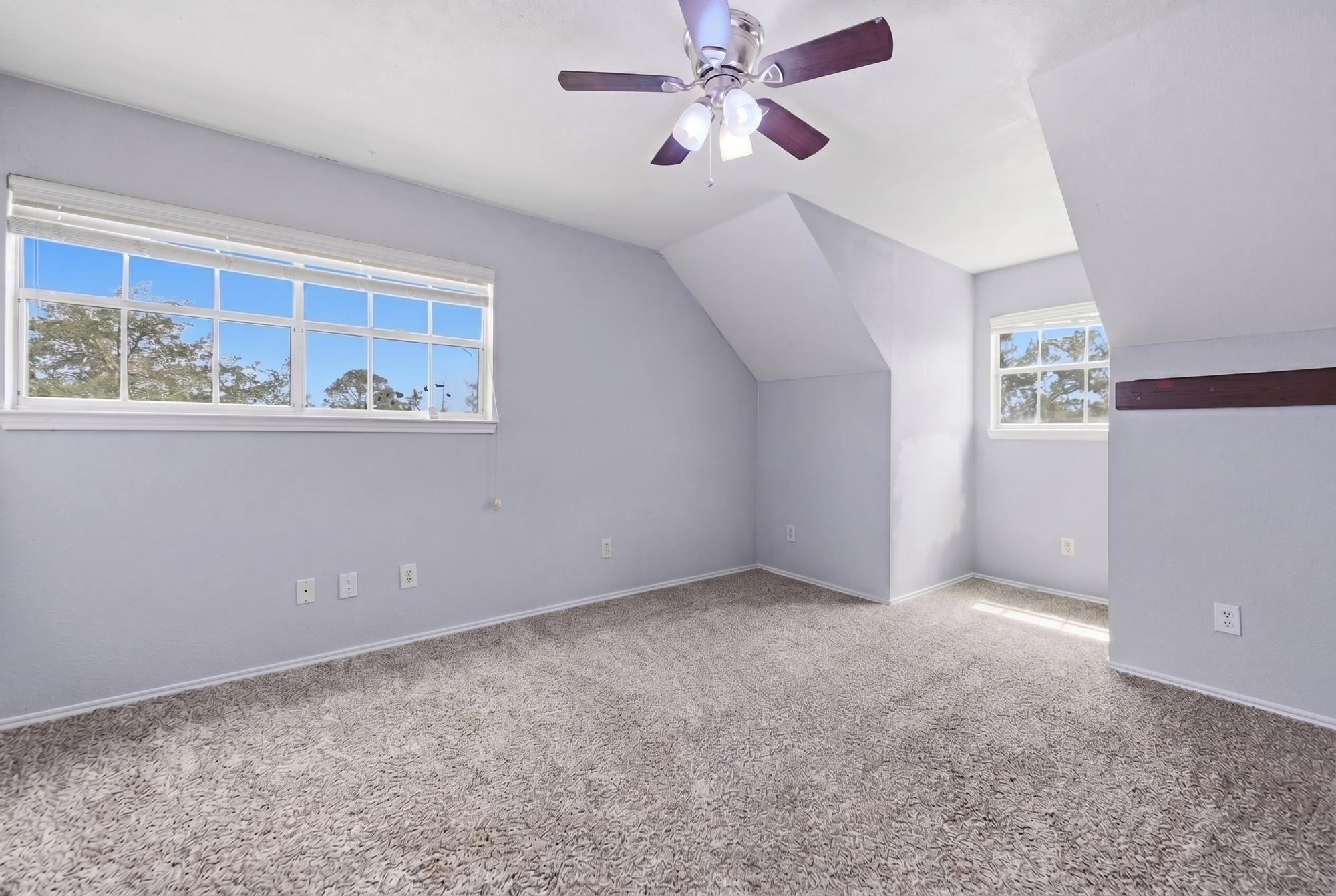1689 Fm 2104, Paige, TX 78659