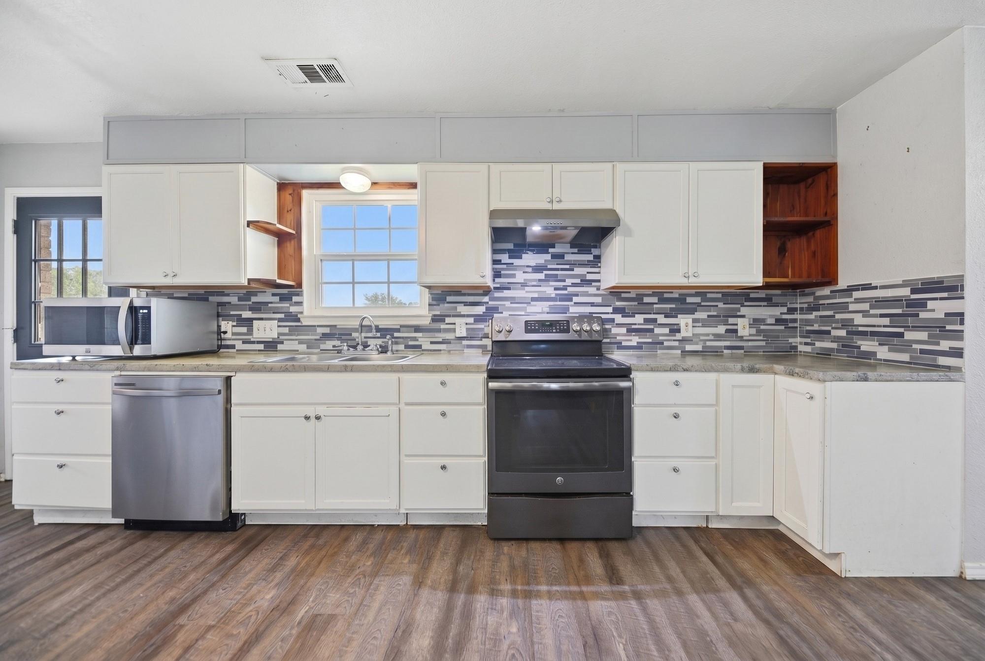 1689 Fm 2104, Paige, TX 78659