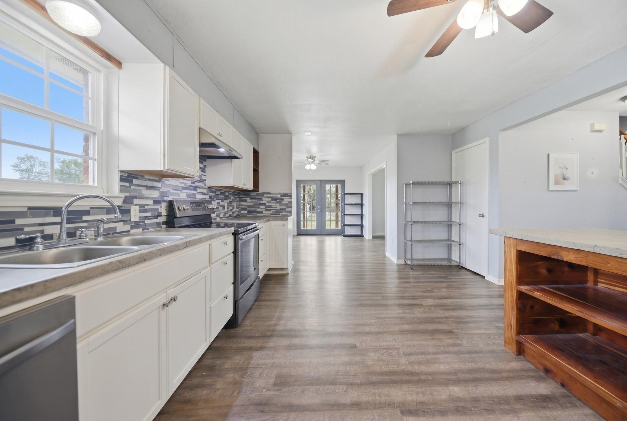 1689 Fm 2104, Paige, TX 78659