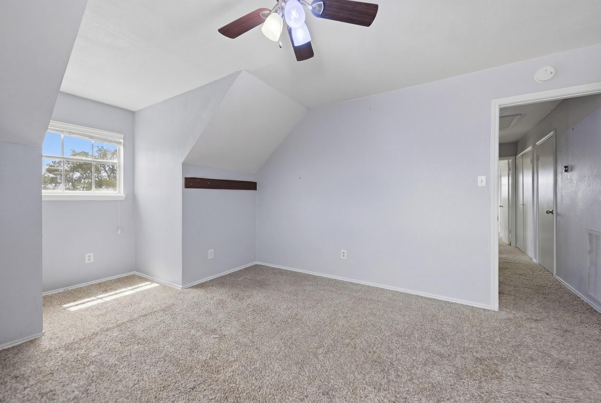 1689 Fm 2104, Paige, TX 78659