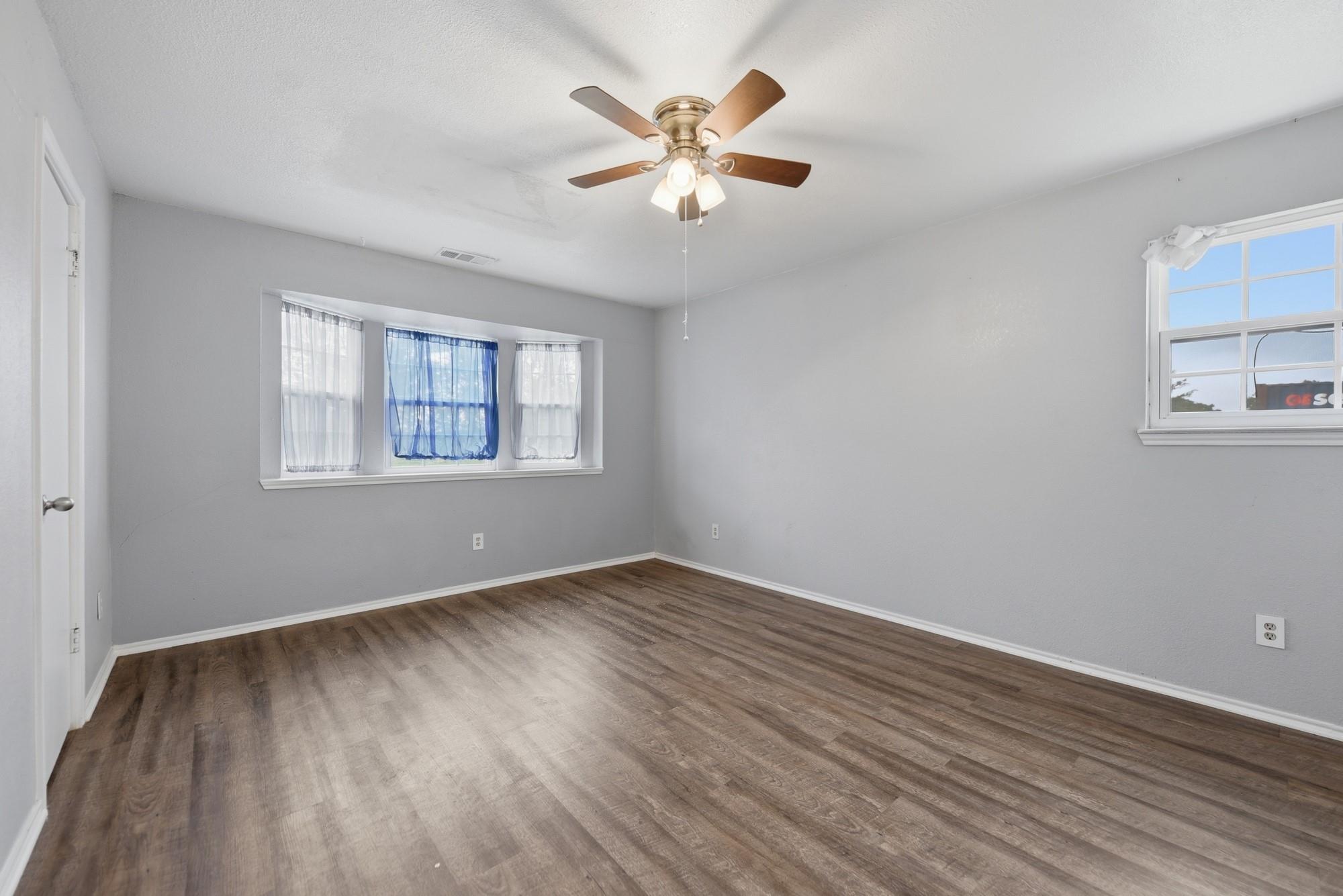 1689 Fm 2104, Paige, TX 78659