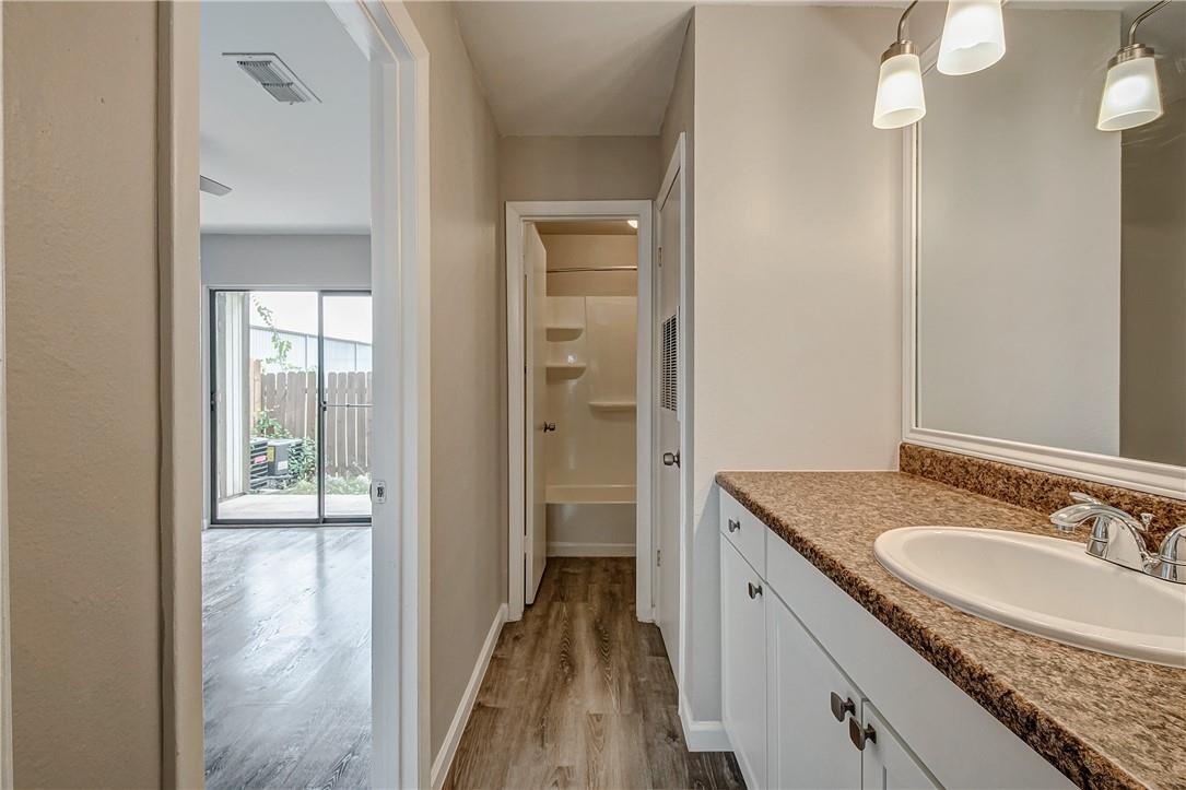4307 S 1st St # 108, Austin, TX 78745