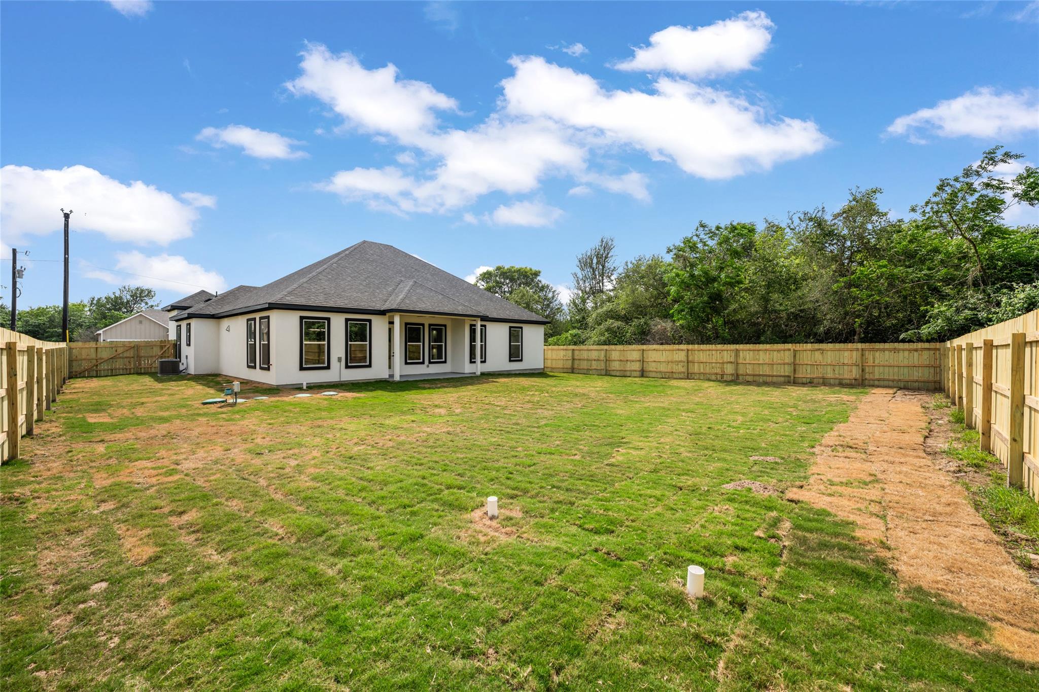 136 Waimanalo Ln, Bastrop, TX 78602