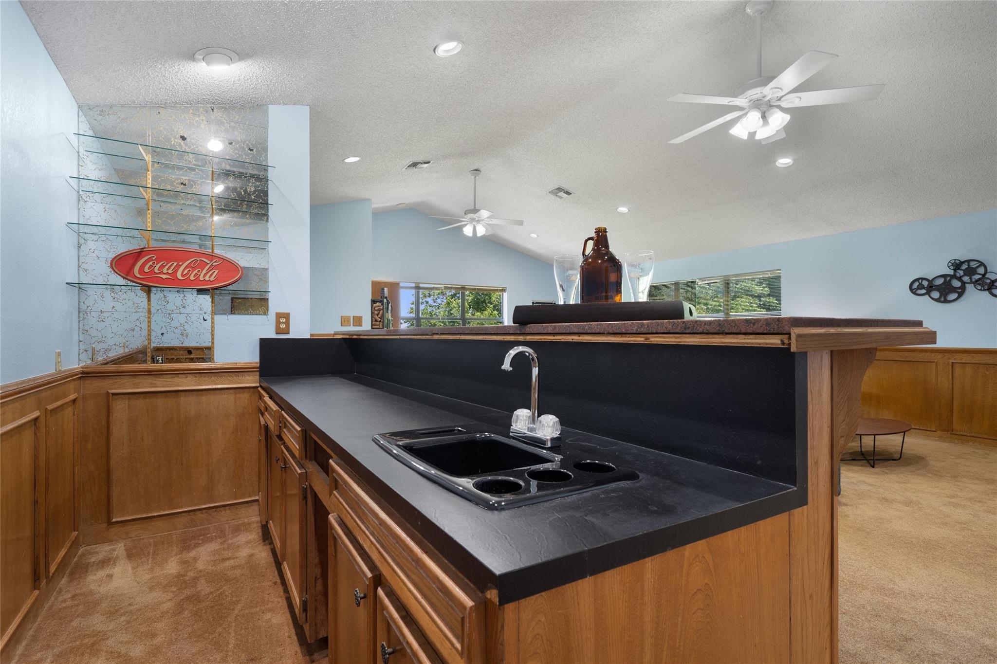 6448 River Oaks Dr, Kingsland, TX 78639