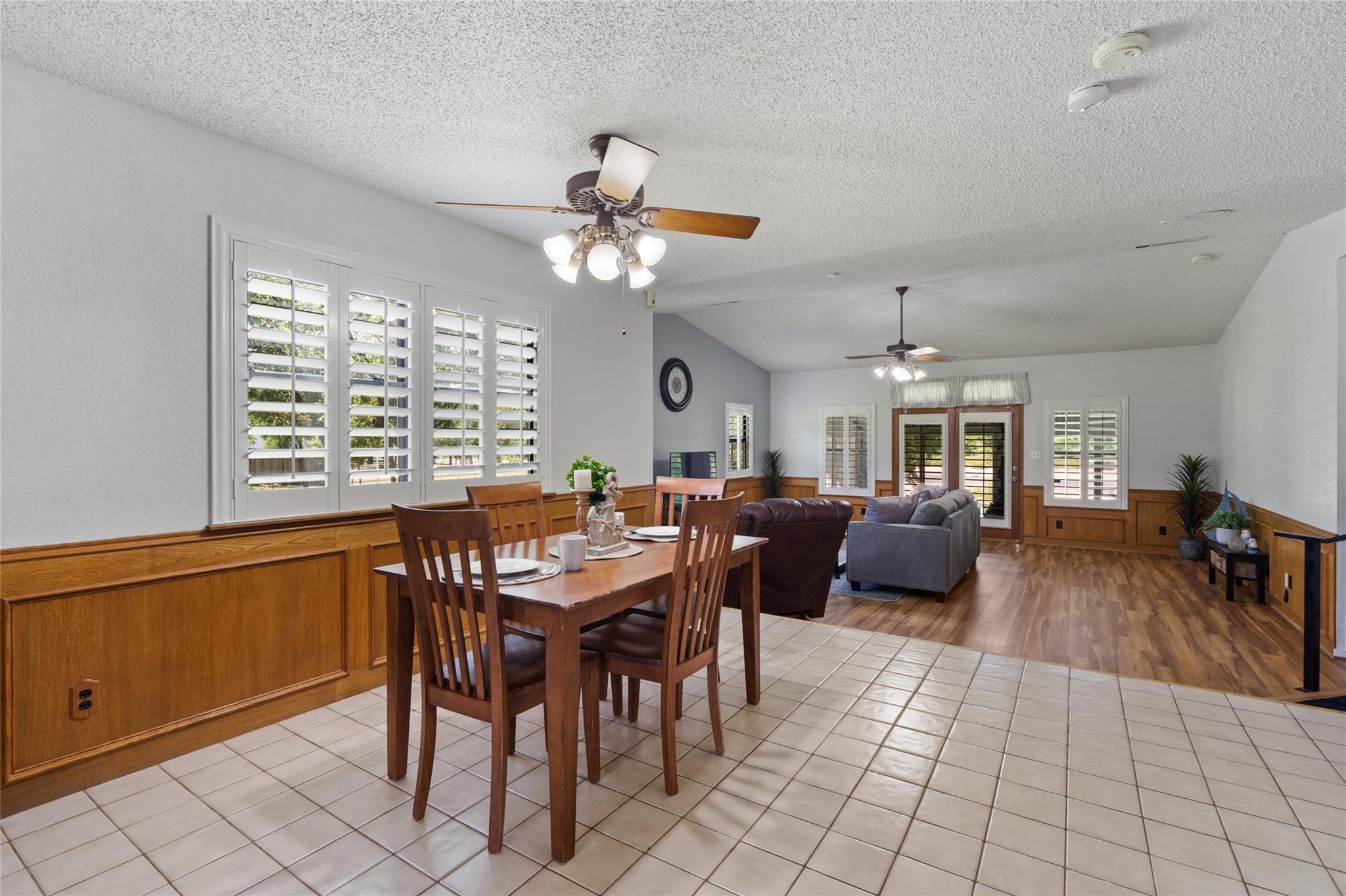 6448 River Oaks Dr, Kingsland, TX 78639