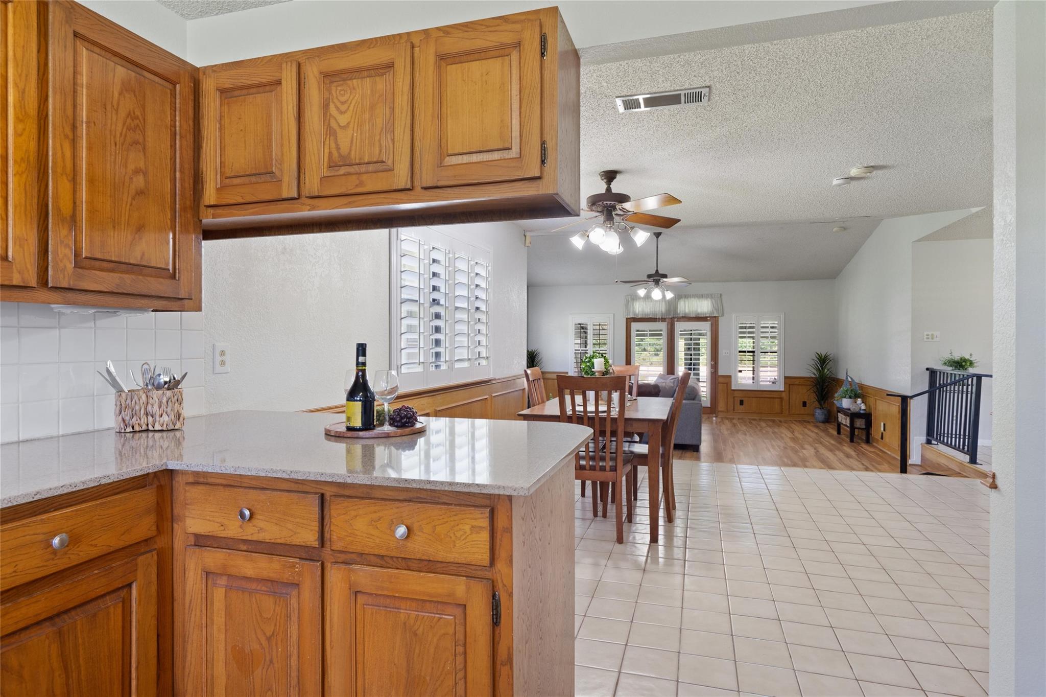 6448 River Oaks Dr, Kingsland, TX 78639