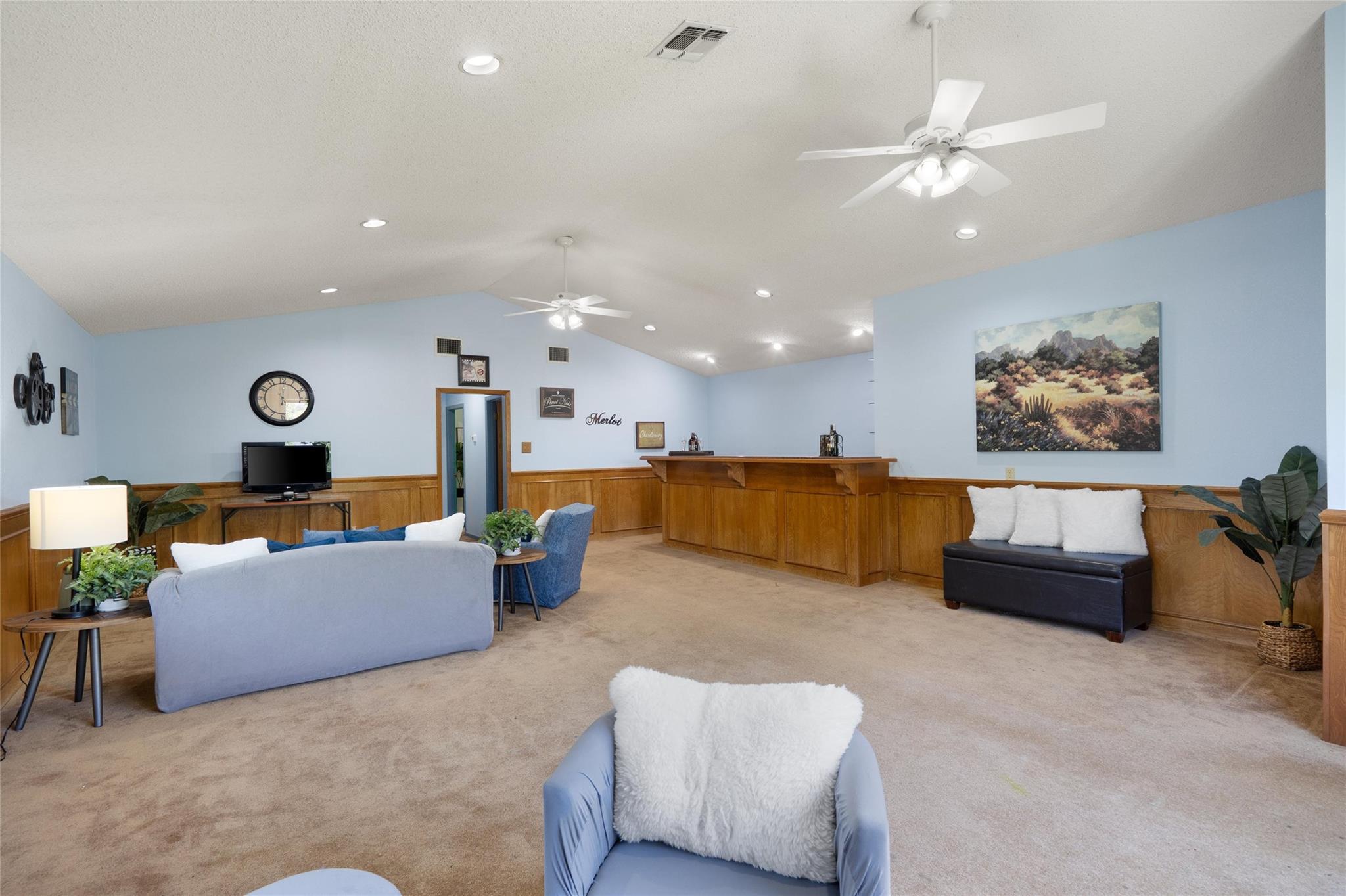 6448 River Oaks Dr, Kingsland, TX 78639
