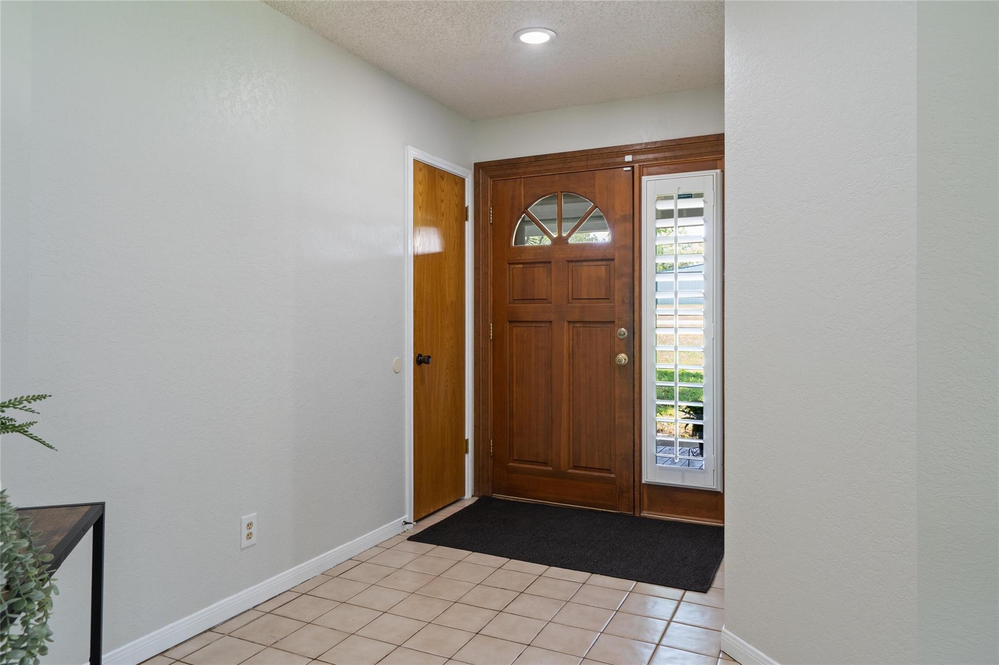 6448 River Oaks Dr, Kingsland, TX 78639