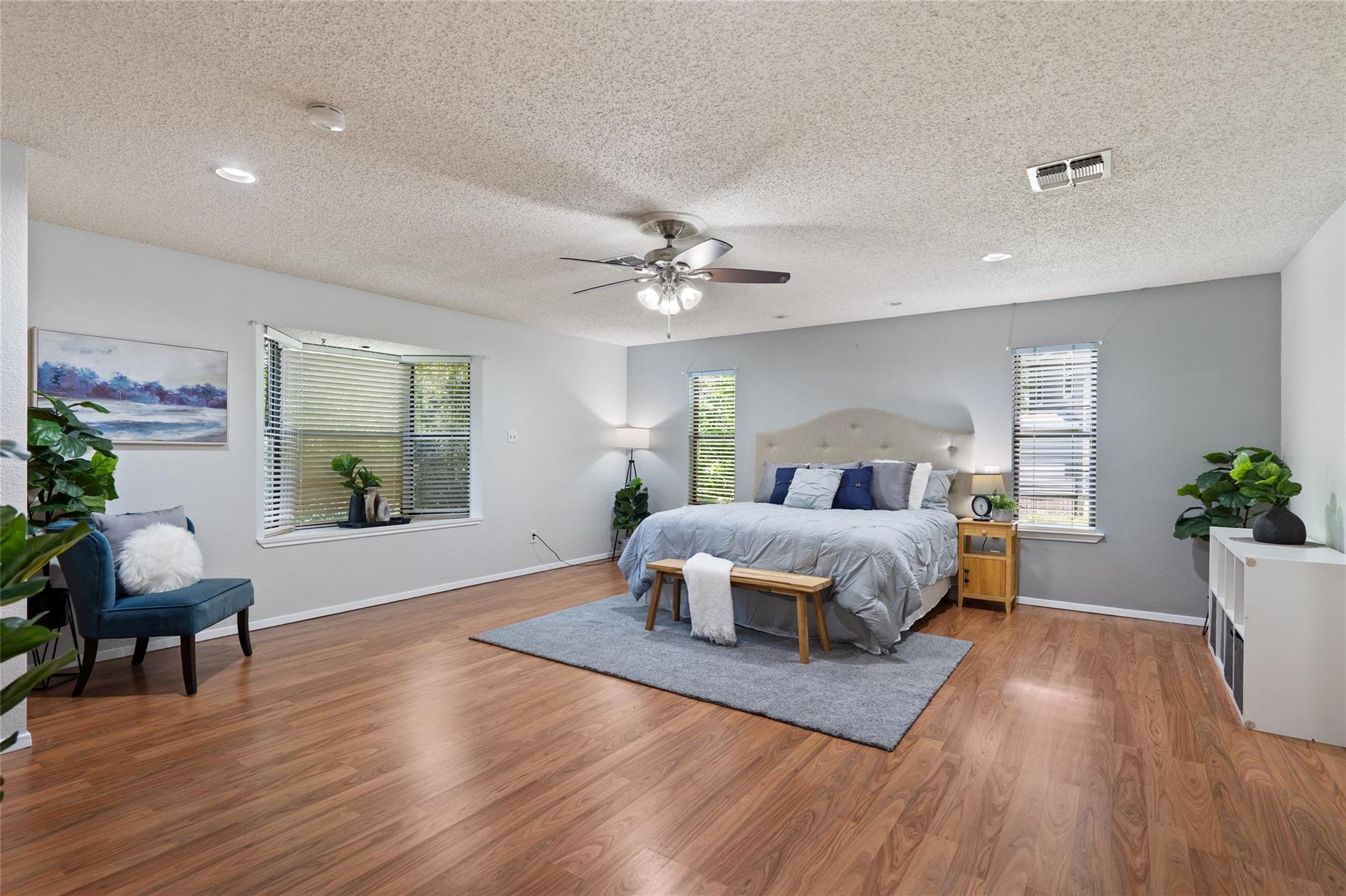 6448 River Oaks Dr, Kingsland, TX 78639