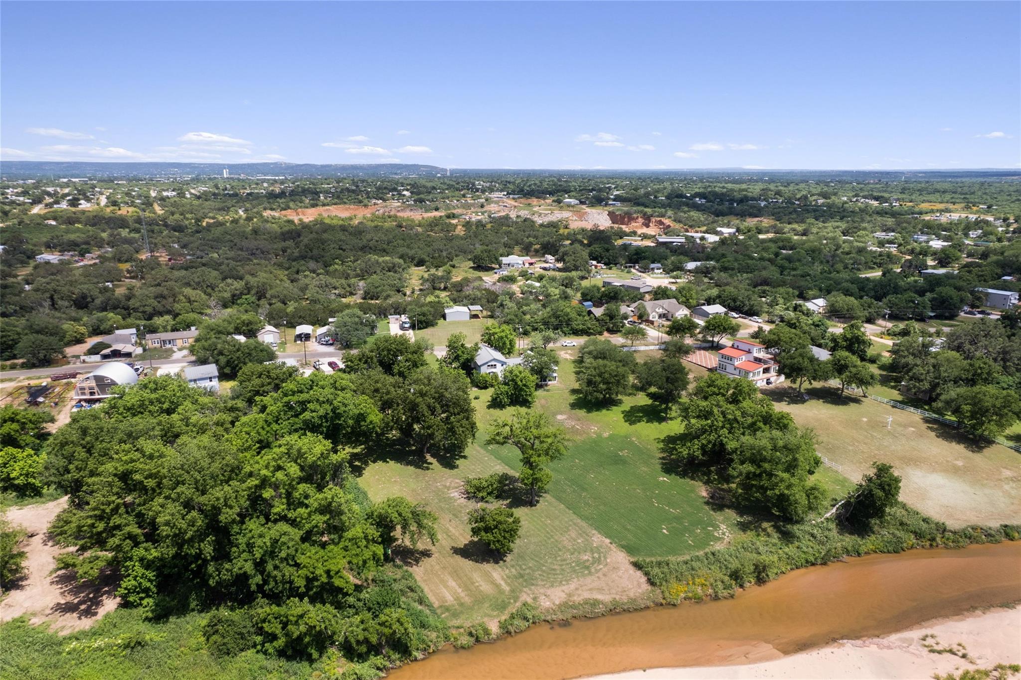 6448 River Oaks Dr, Kingsland, TX 78639