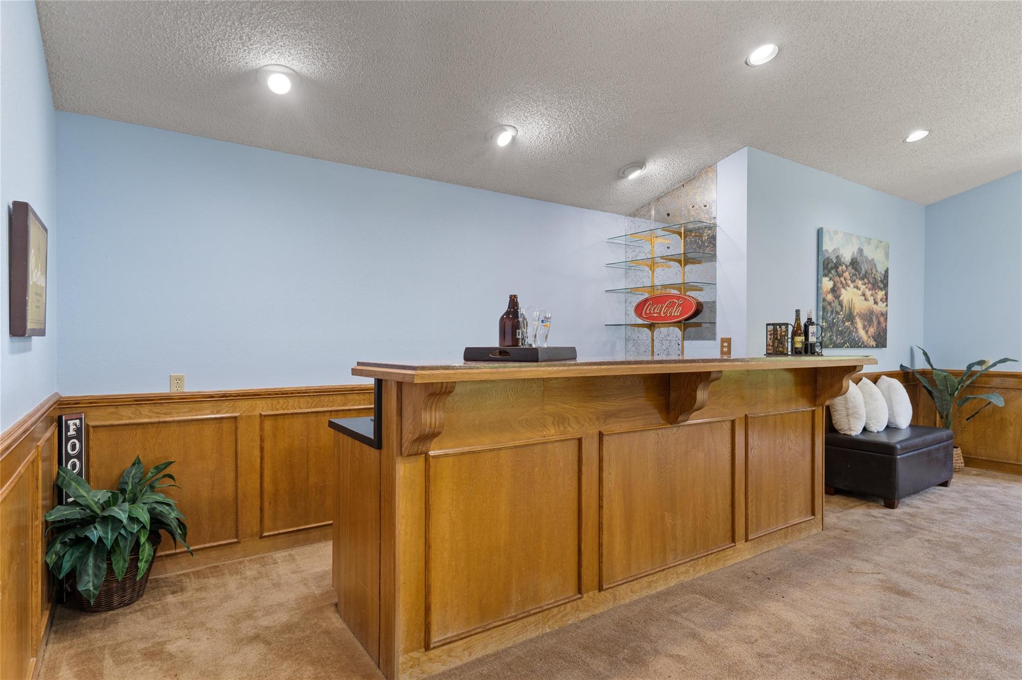 6448 River Oaks Dr, Kingsland, TX 78639