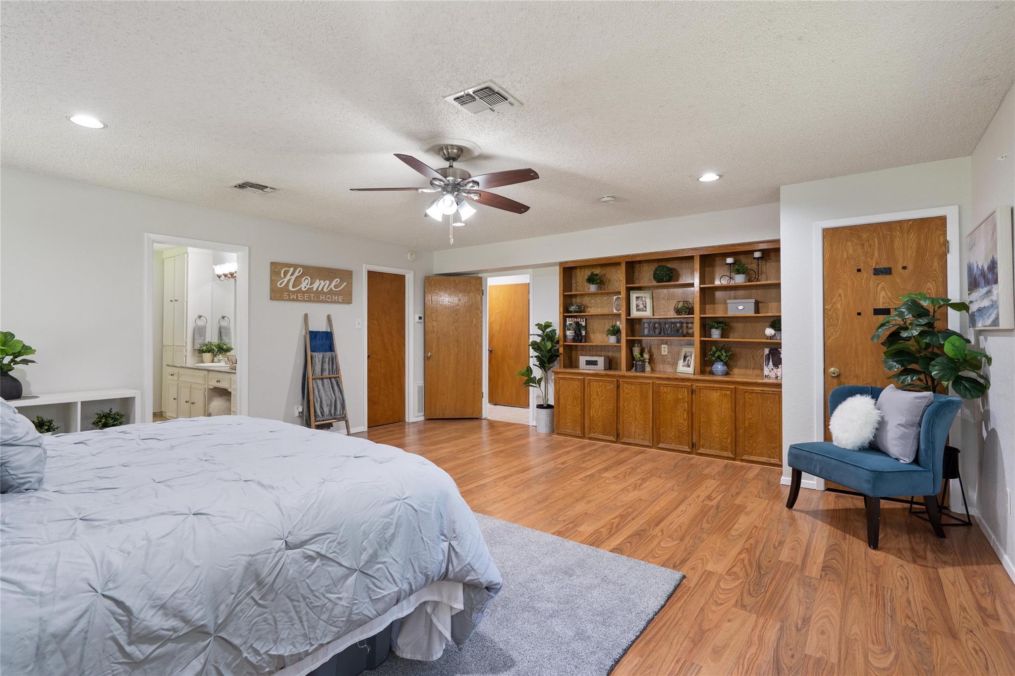 6448 River Oaks Dr, Kingsland, TX 78639