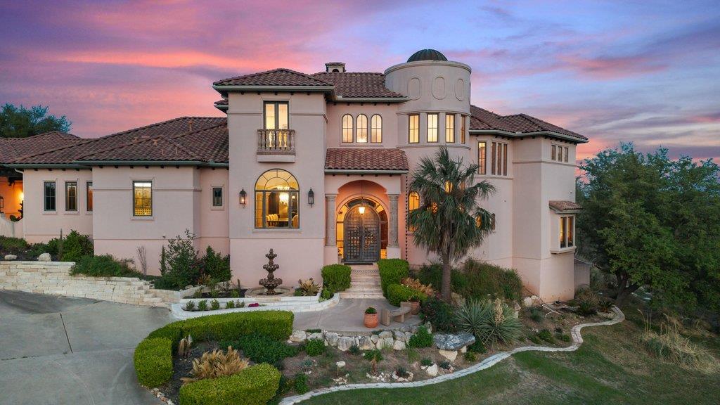 104 S Angel Light Dr, Spicewood, TX 78669