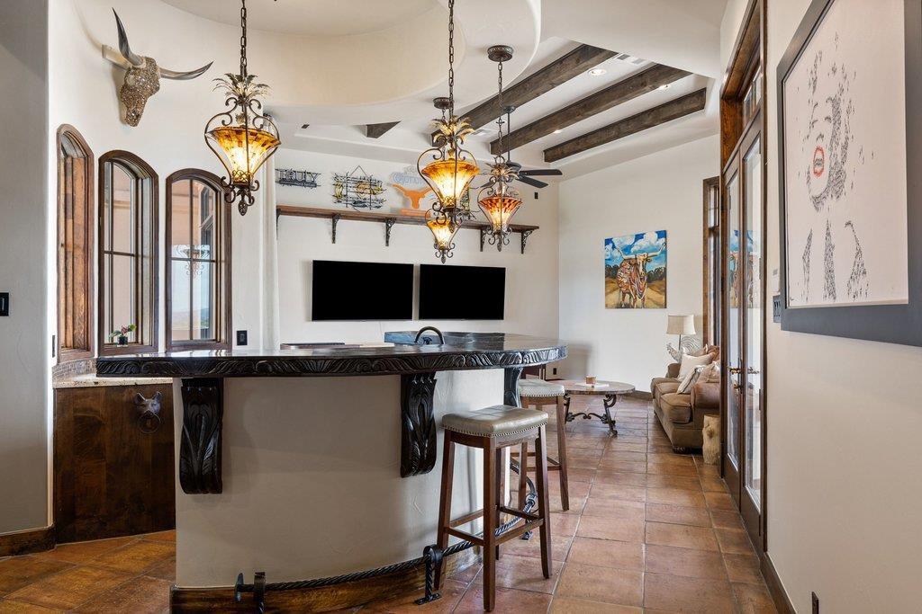 104 S Angel Light Dr, Spicewood, TX 78669