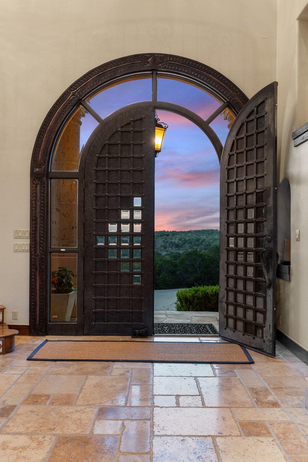 104 S Angel Light Dr, Spicewood, TX 78669