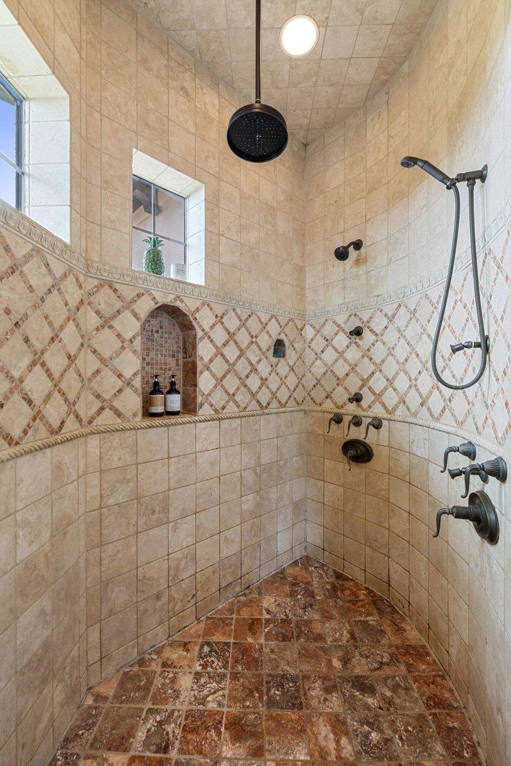 104 S Angel Light Dr, Spicewood, TX 78669